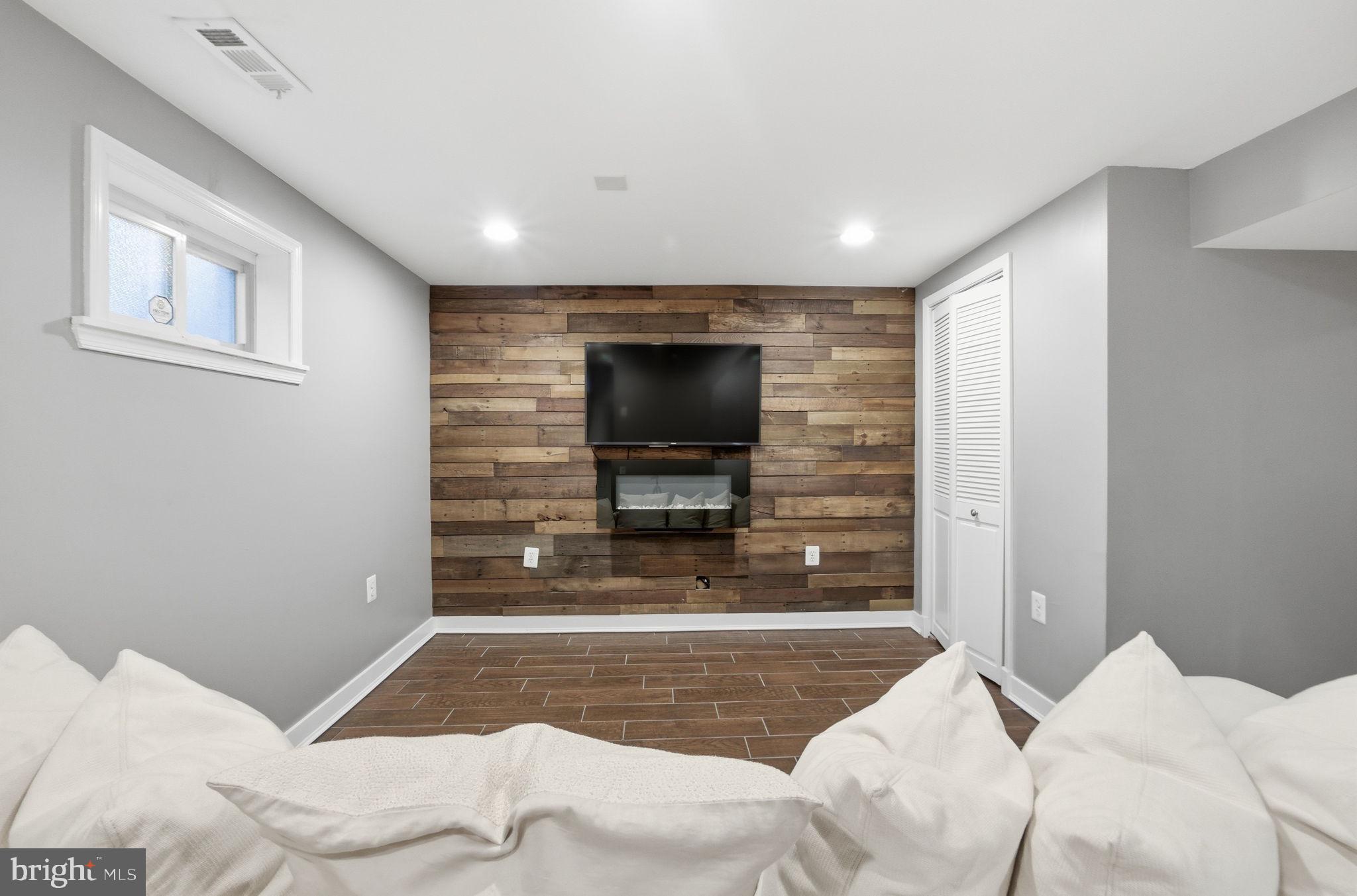 FOREST HEIGHTS - Residential