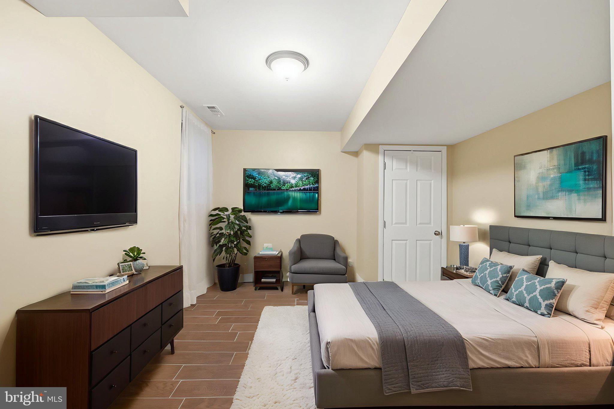 FOREST HEIGHTS - Residential