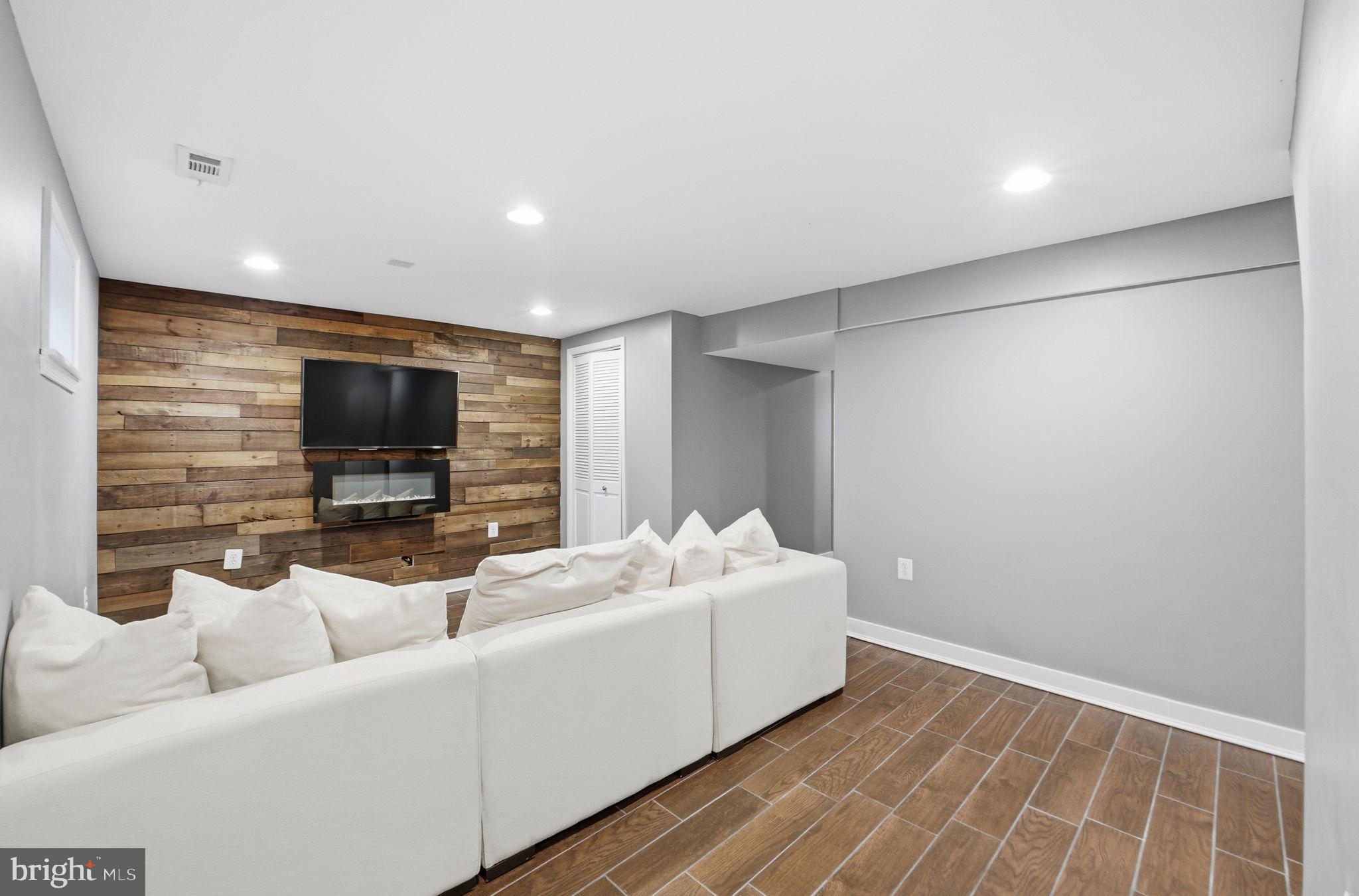 FOREST HEIGHTS - Residential