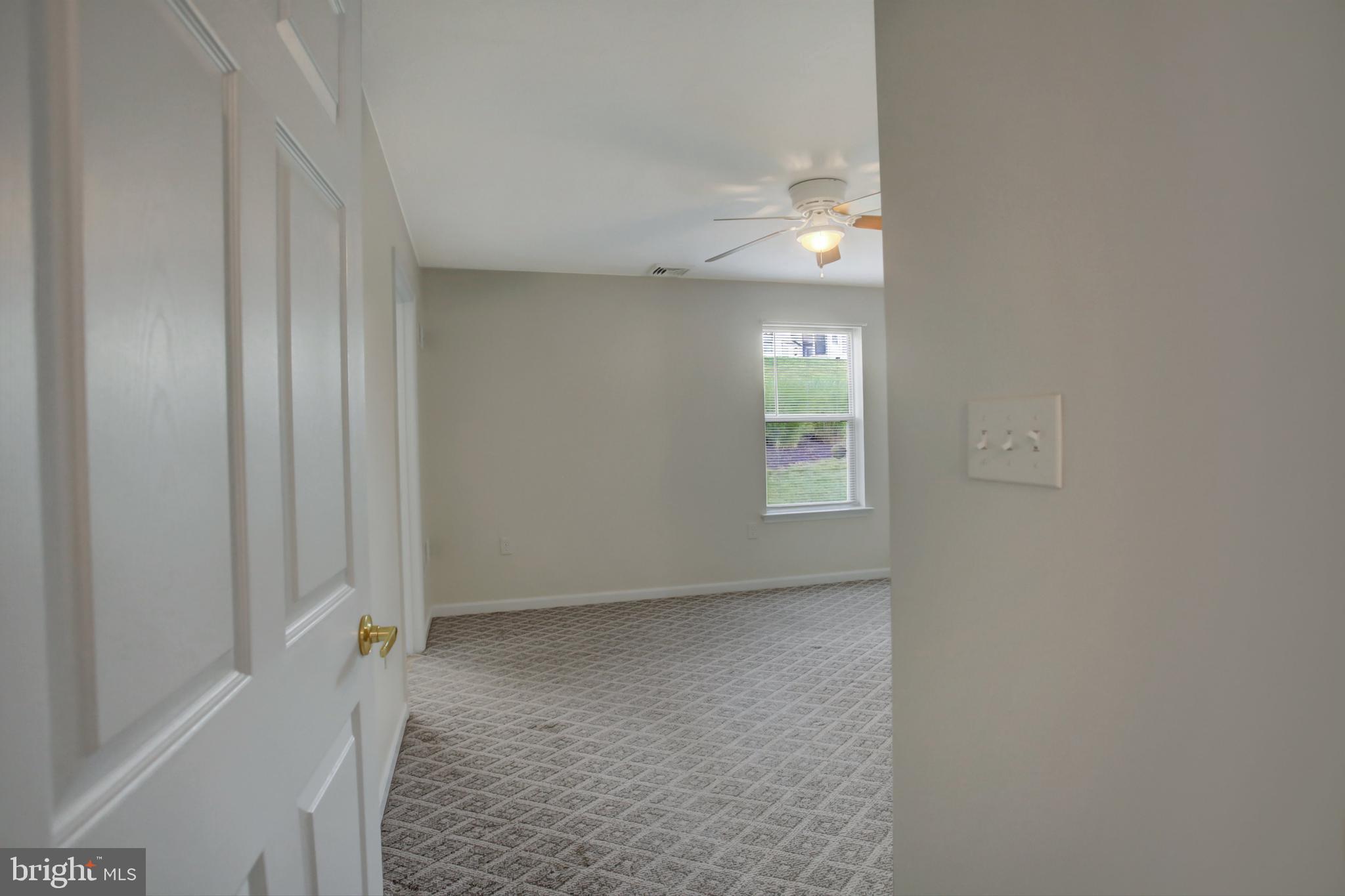 COUNTRY MANOR - Residential