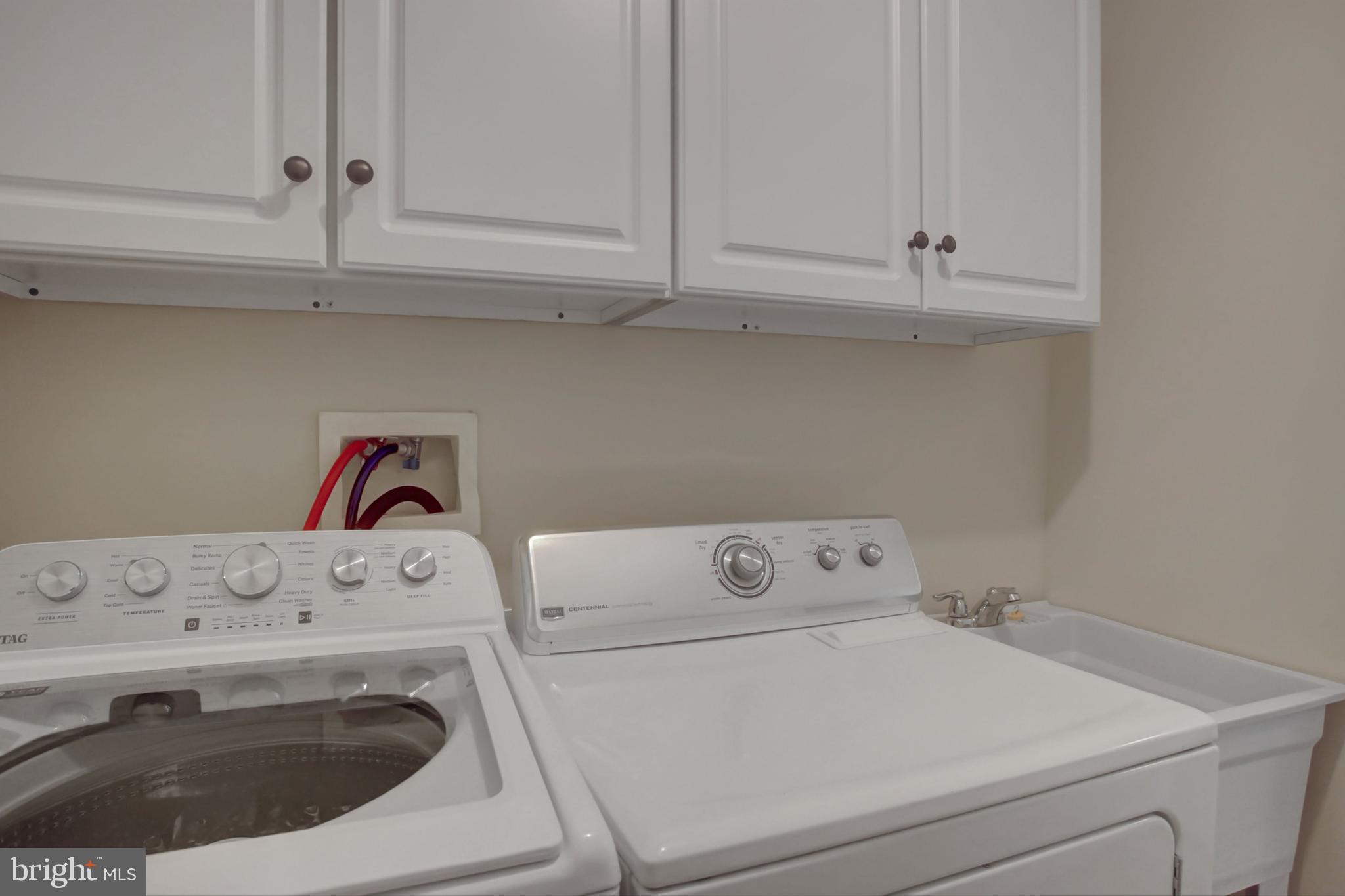 COUNTRY MANOR - Residential