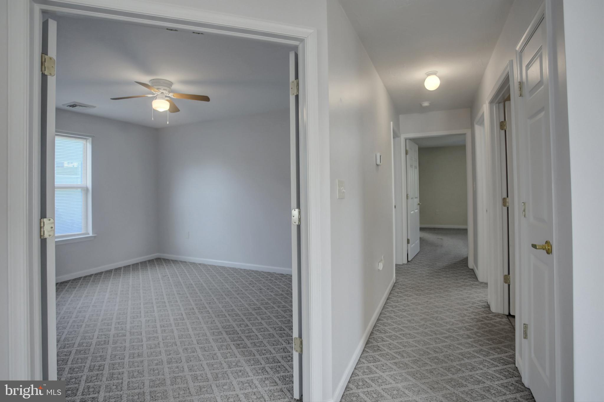 COUNTRY MANOR - Residential