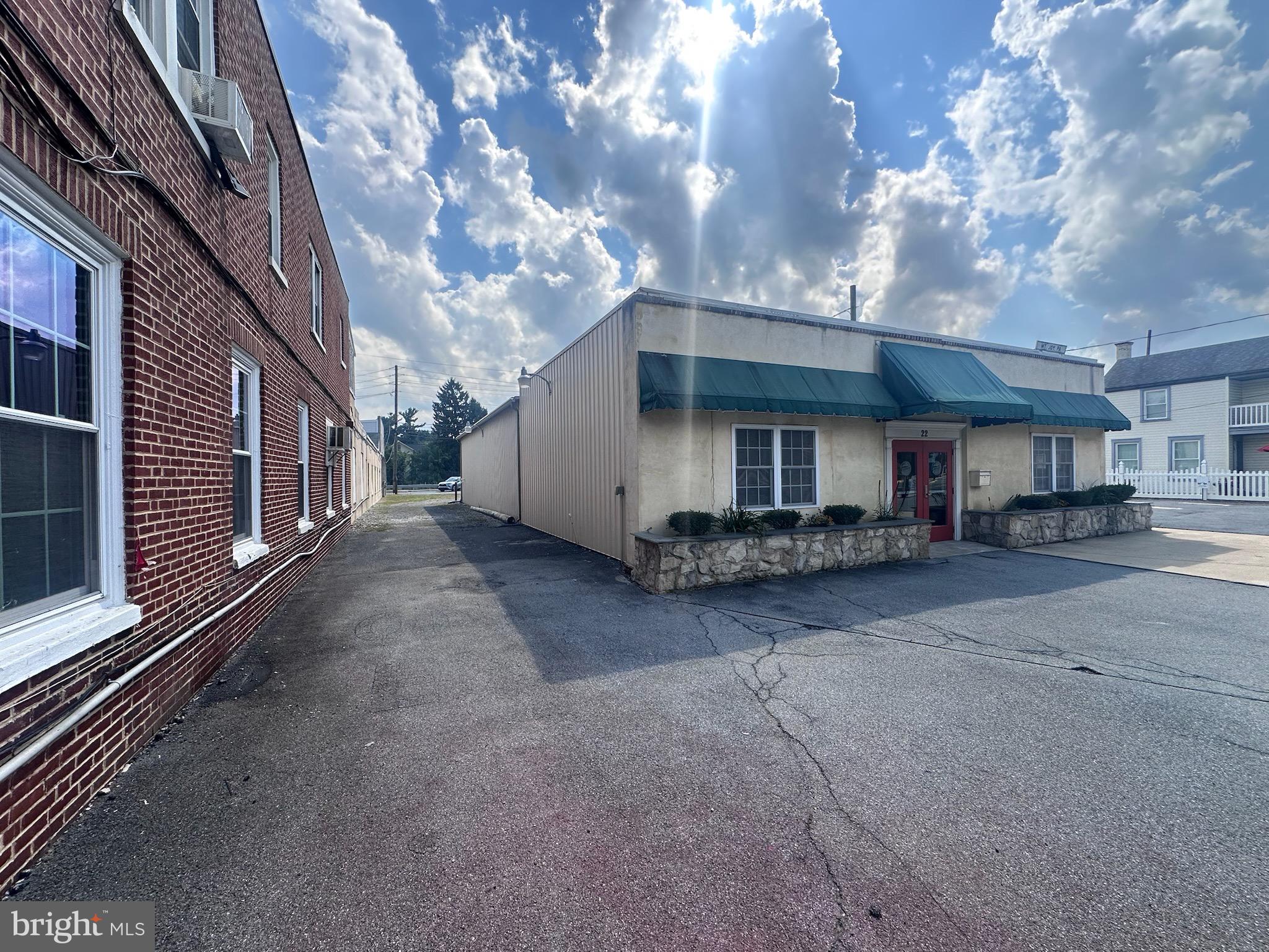 22 W MAIN STREET