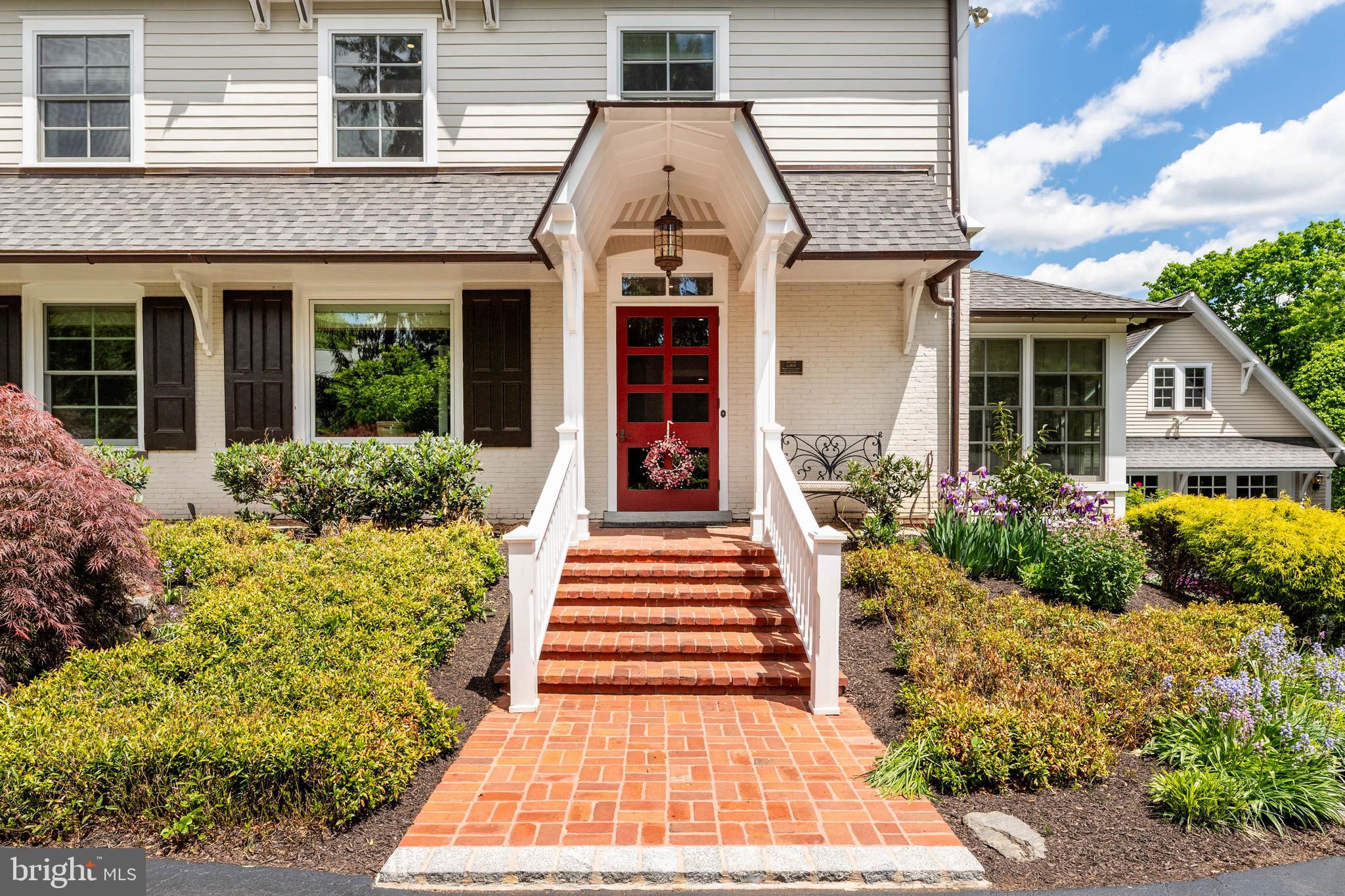 505 MONTGOMERY LANE