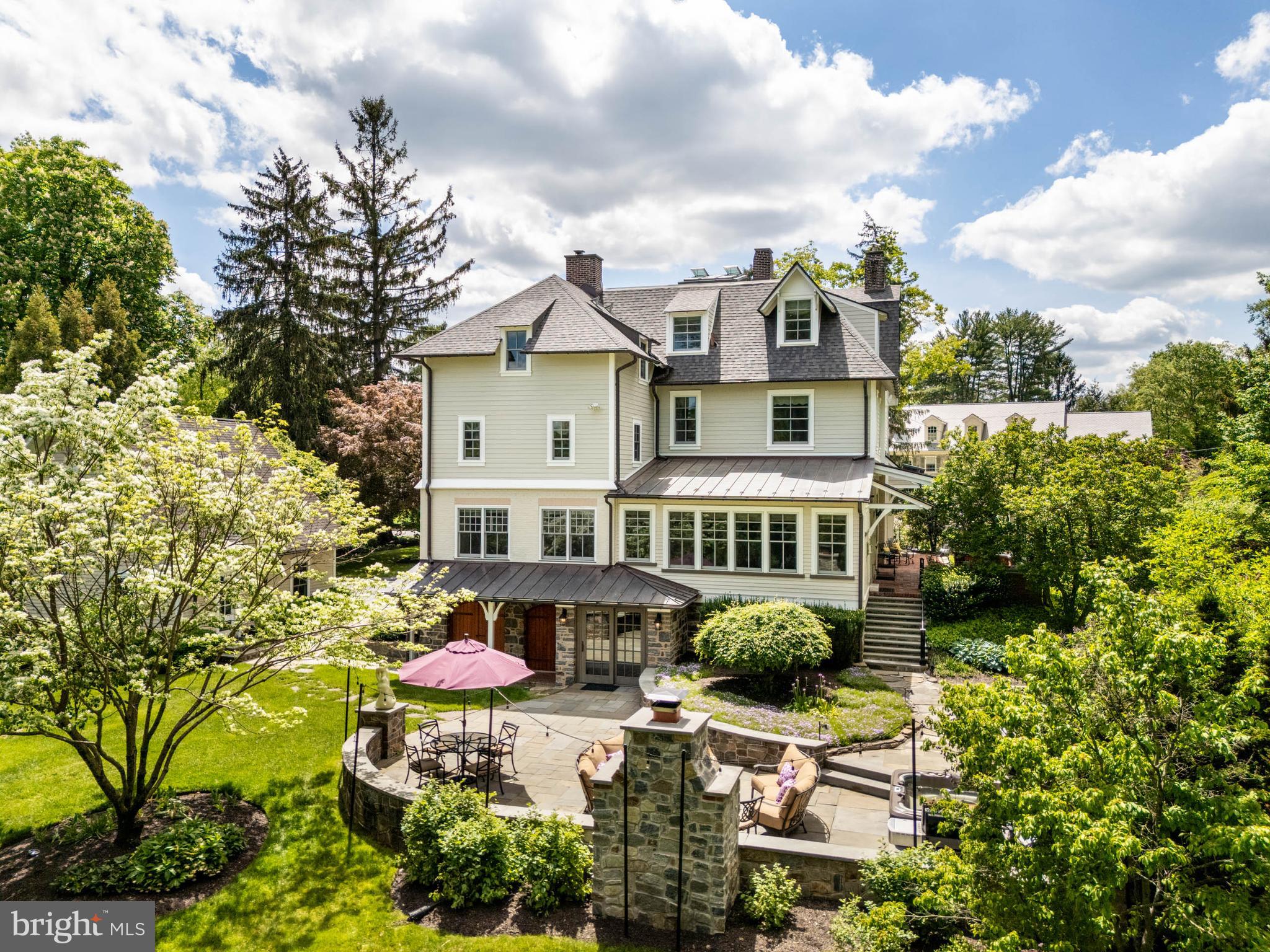 505 MONTGOMERY LANE