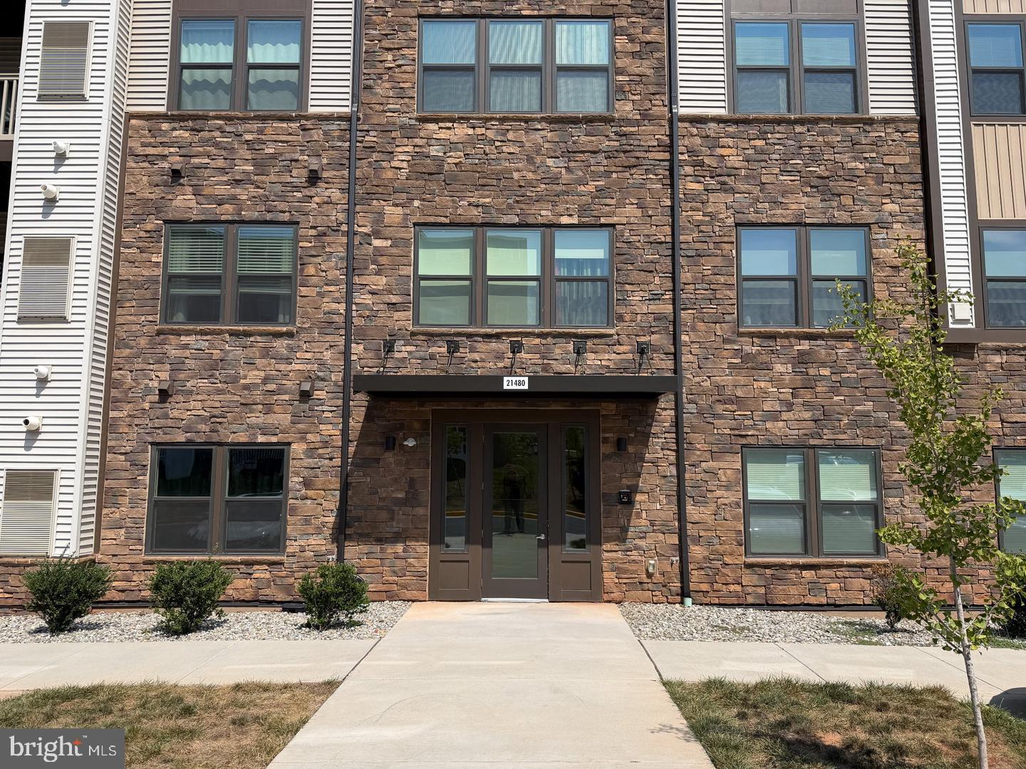 21480 MOUNT STERLING TERRACE 402
