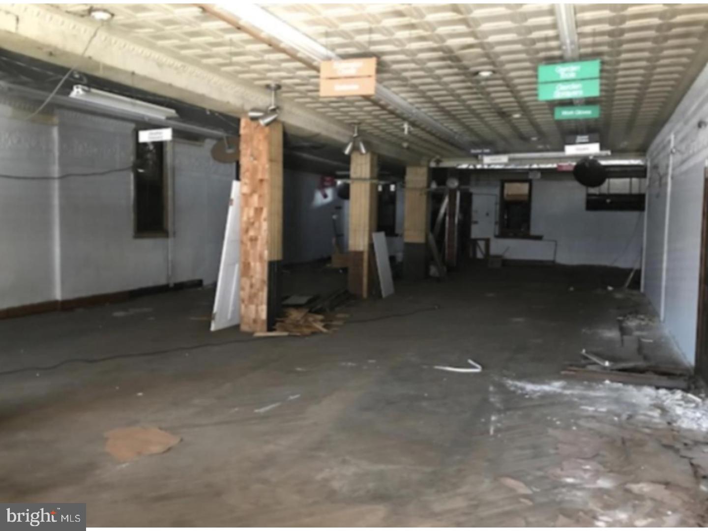 OLNEY - Commercial Sale