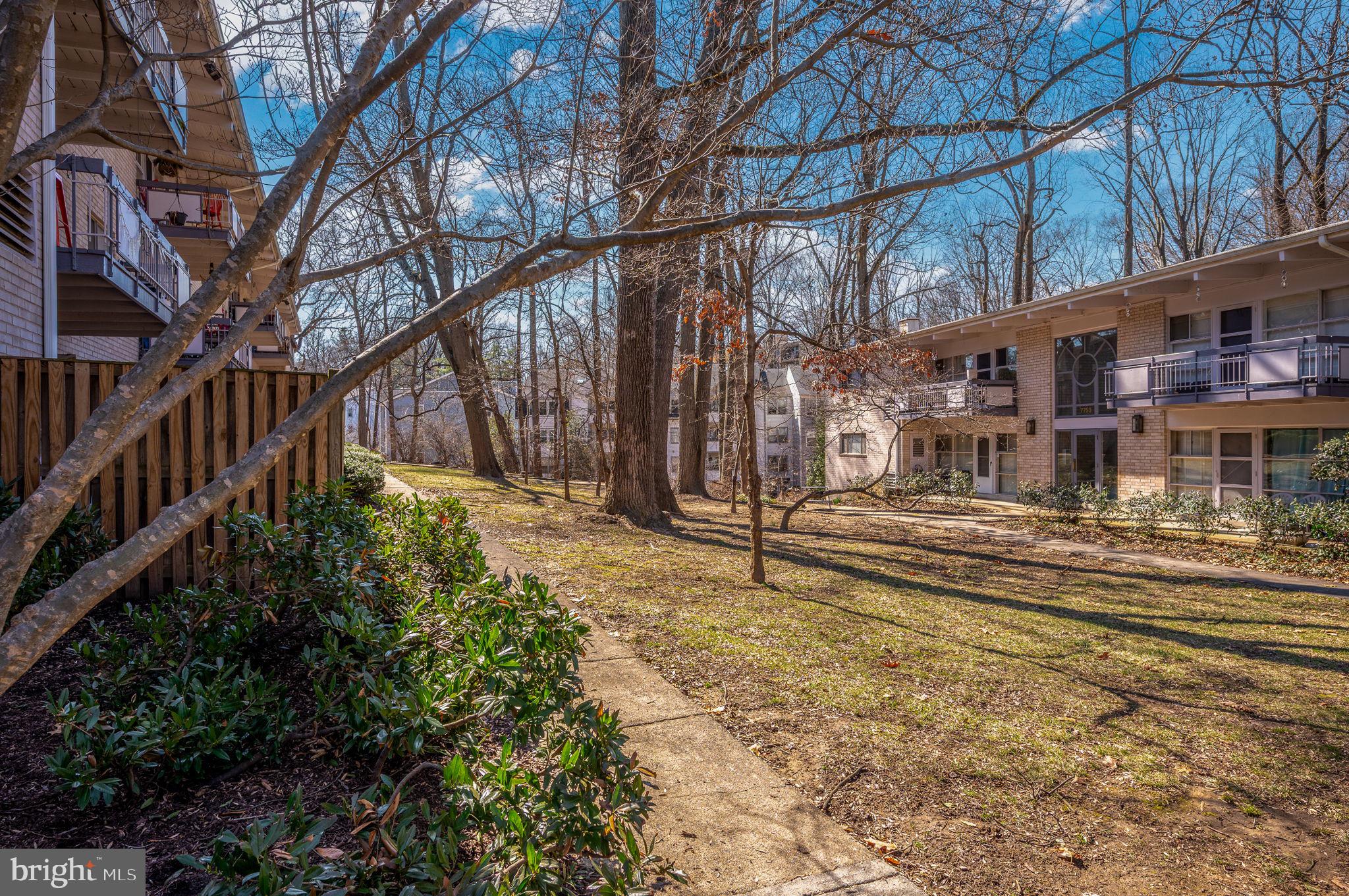 HERITAGE WOODS NORTH - Residential