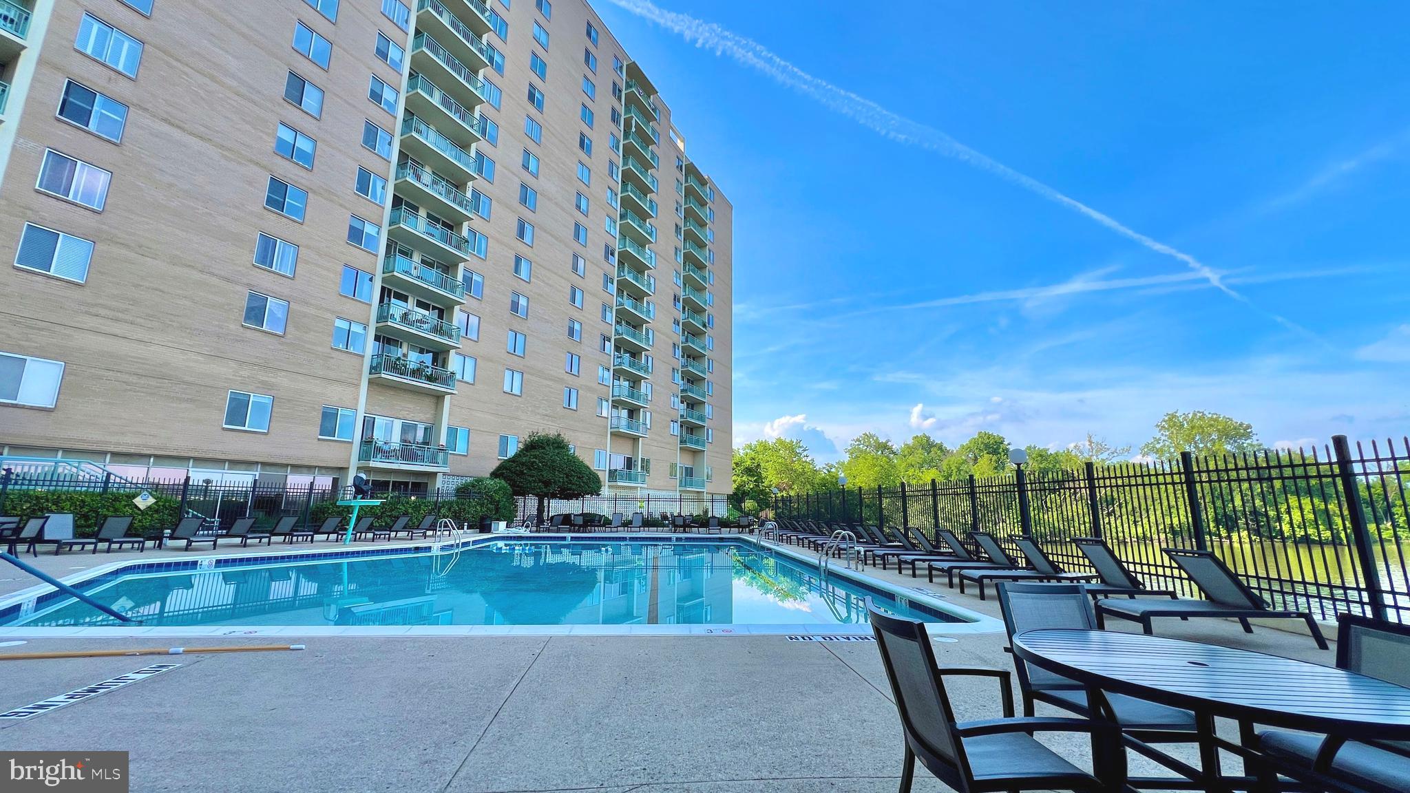 MARINA TOWERS - Residential Lease