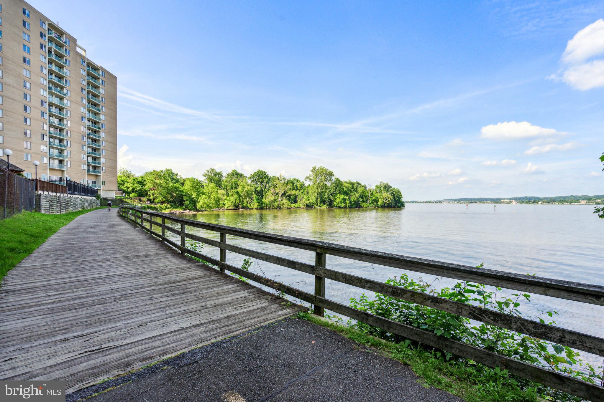 MARINA TOWERS - Residential Lease