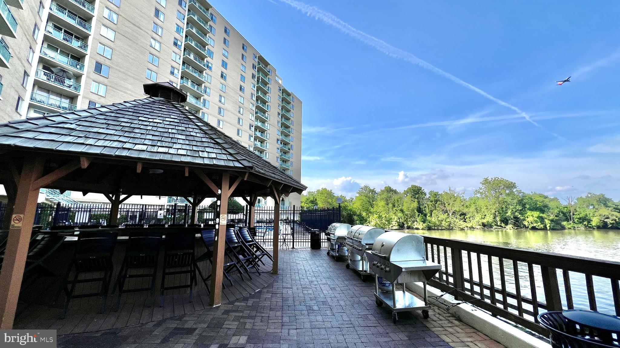 MARINA TOWERS - Residential Lease