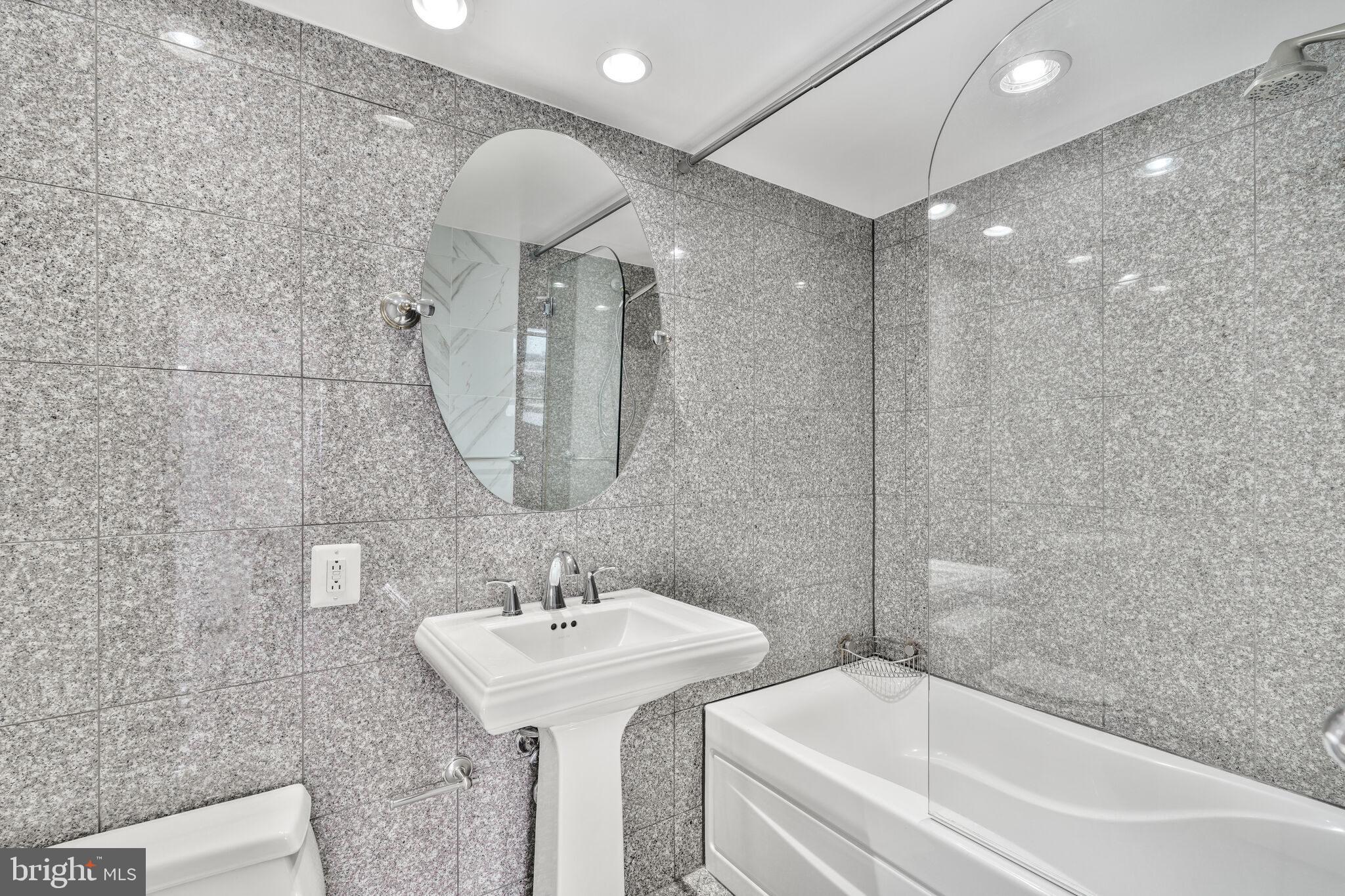 MARINA TOWERS - Residential Lease