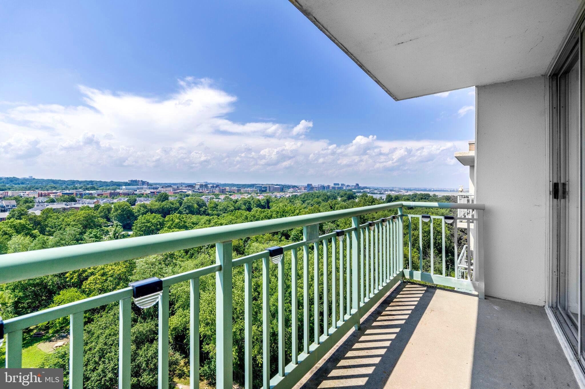 MARINA TOWERS - Residential Lease