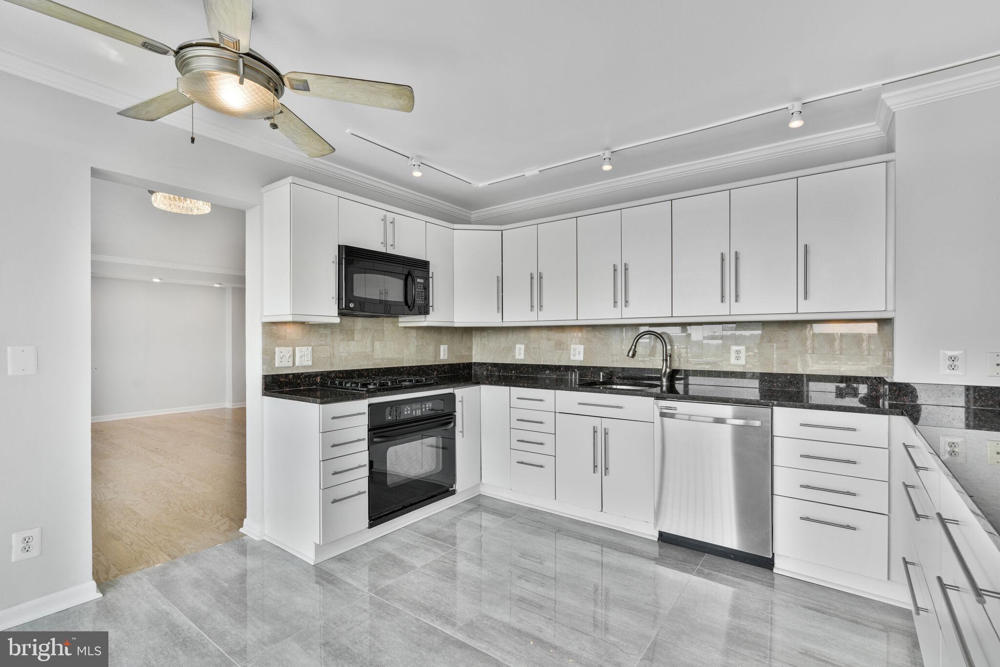 MARINA TOWERS - Residential Lease