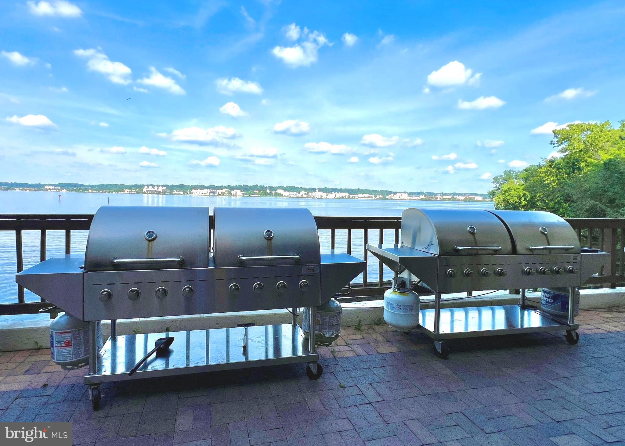 MARINA TOWERS - Residential Lease