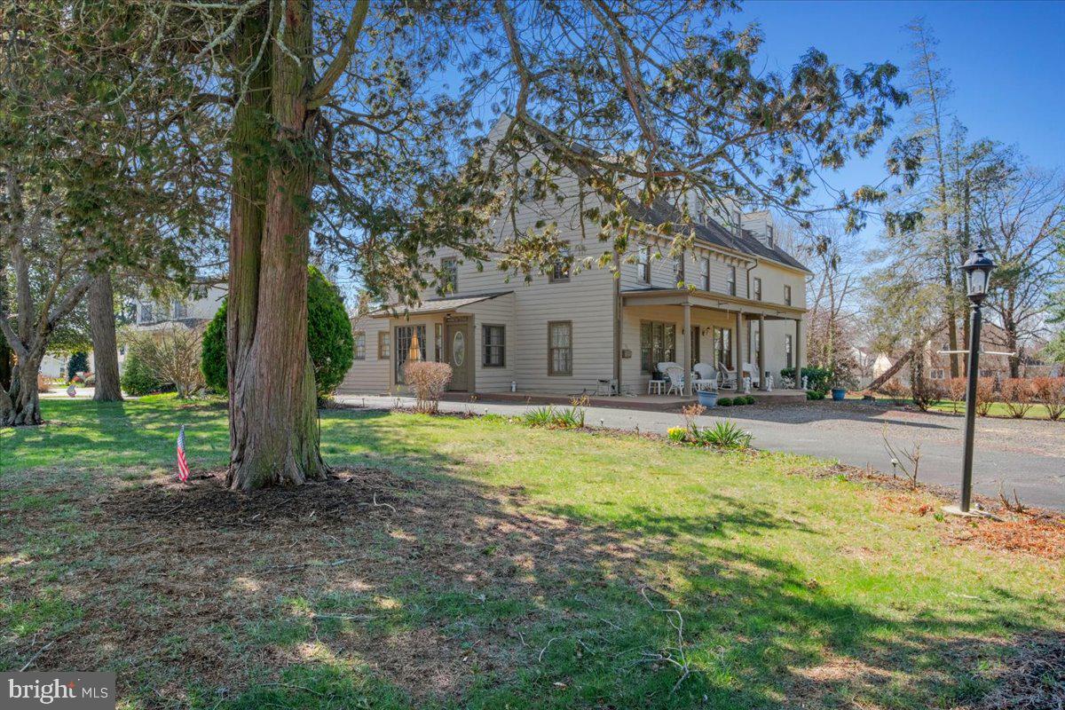42 S LOCUST AVENUE