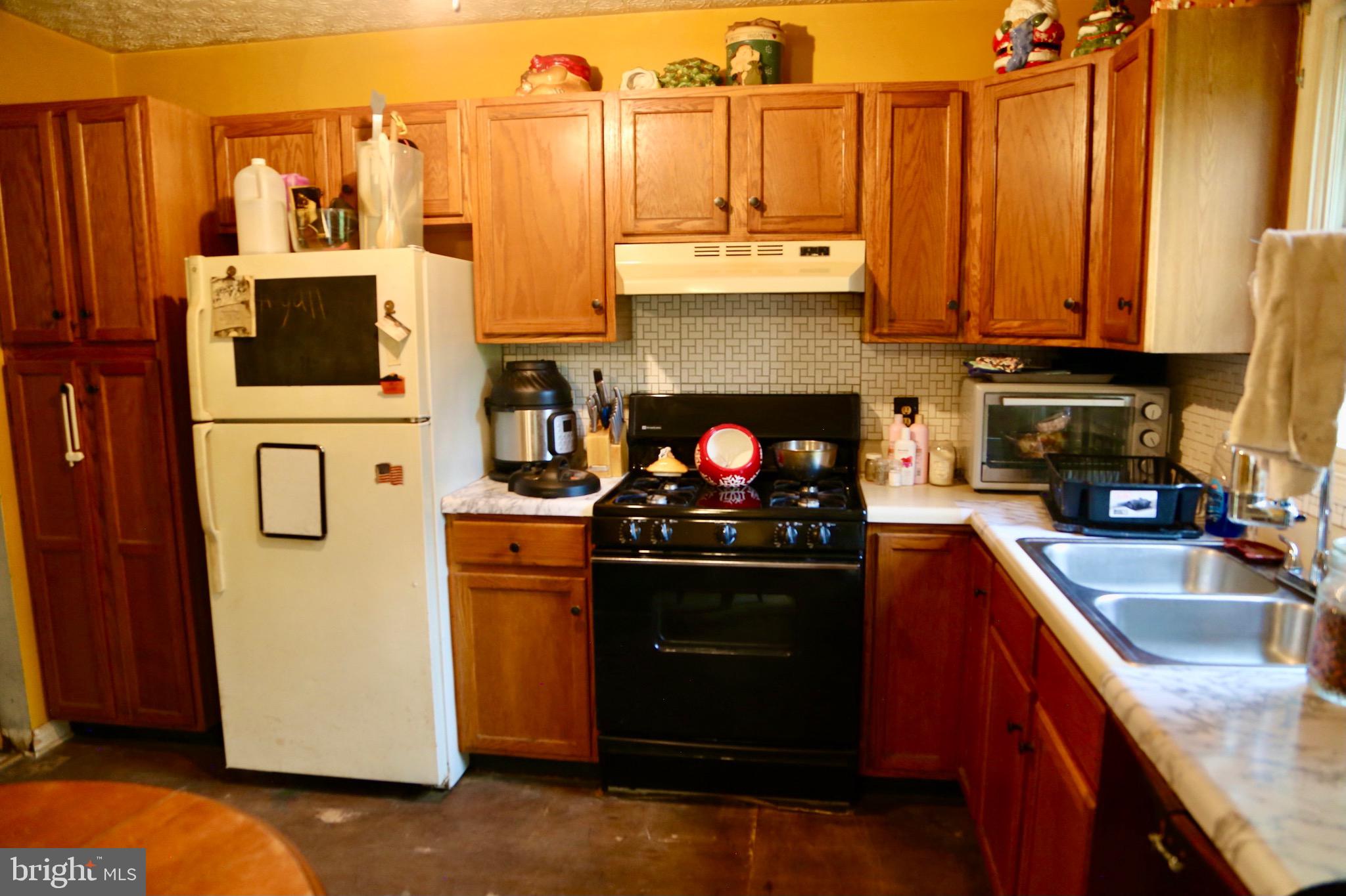 WARDEN ACRES - Residential