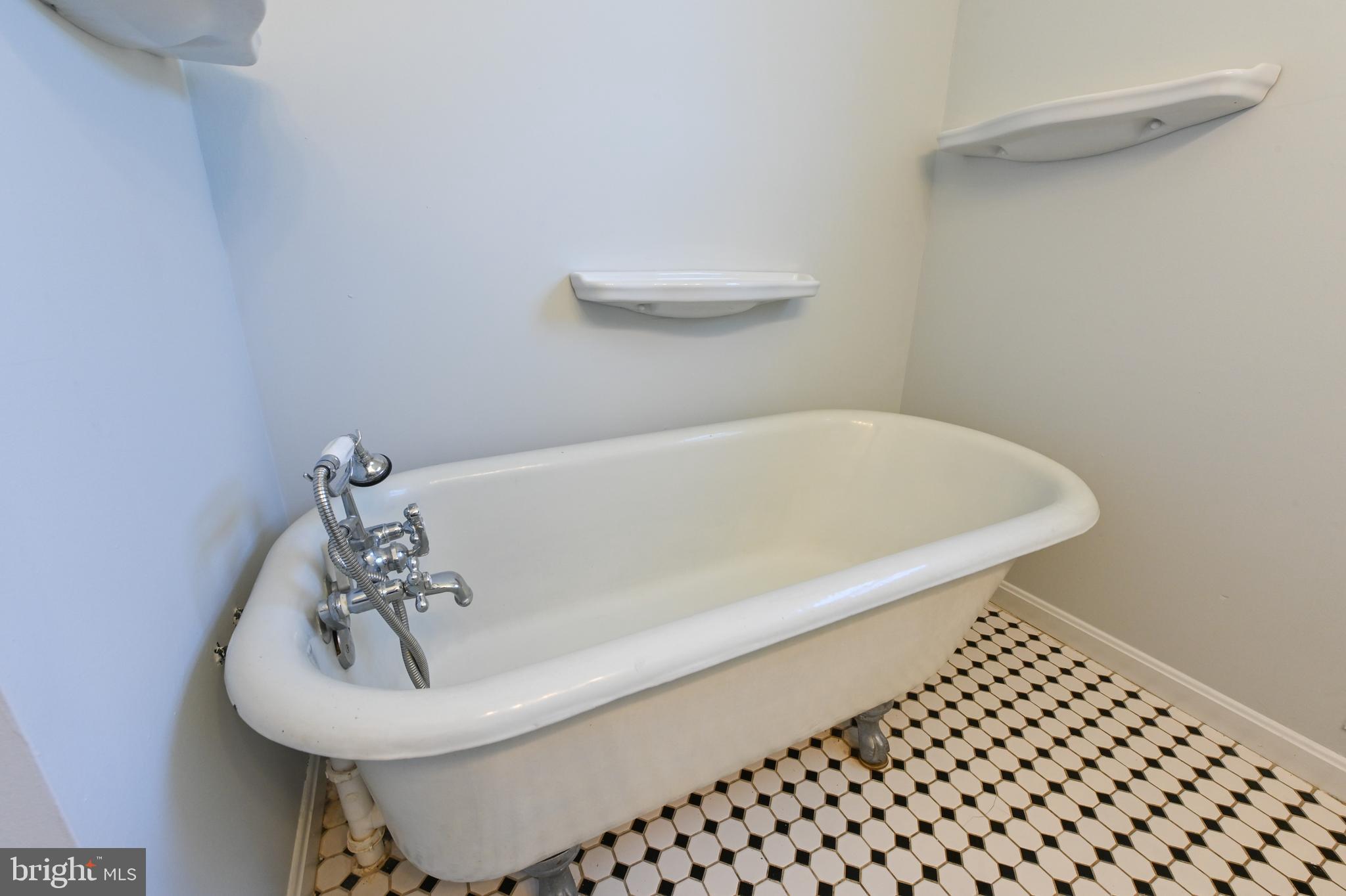 PINE GROVE HOMES - Residential