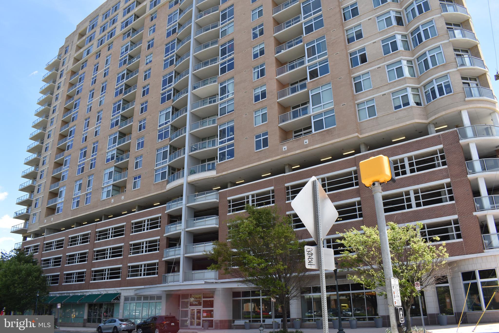 This is not your average condo rental. High end finishes throughout with a spectacular view! Great building with luxury amenities, massive walk in closet. Lux living for less than the comparable area apartments. This was not renovated with renting in mind and it shows. You won't find many on the level with this home. Owner is looking for a minimum credit score of 650 and minimum qualifying income of $150k annual combined.