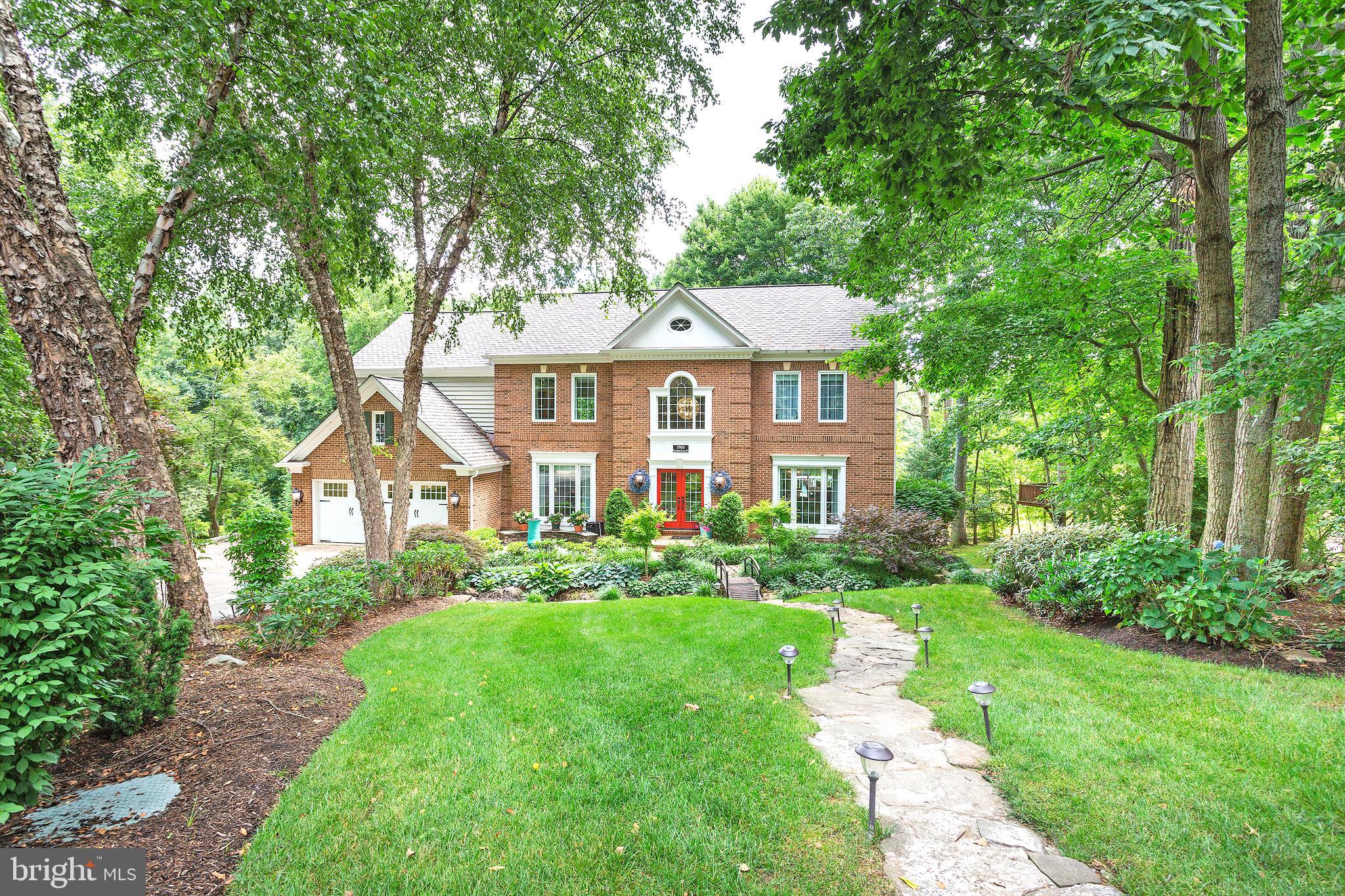 CHAMPION LAKE - Residential