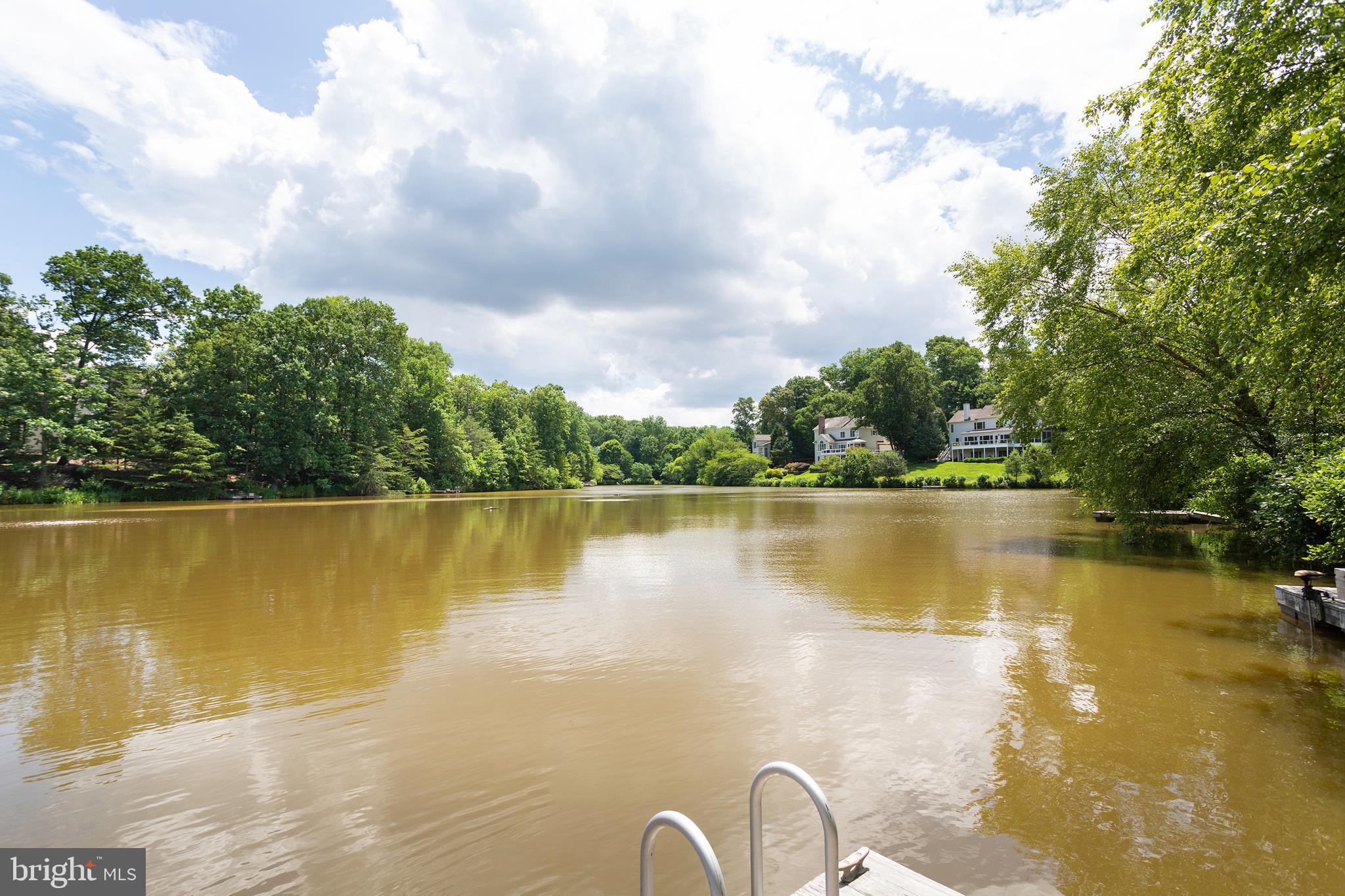CHAMPION LAKE - Residential