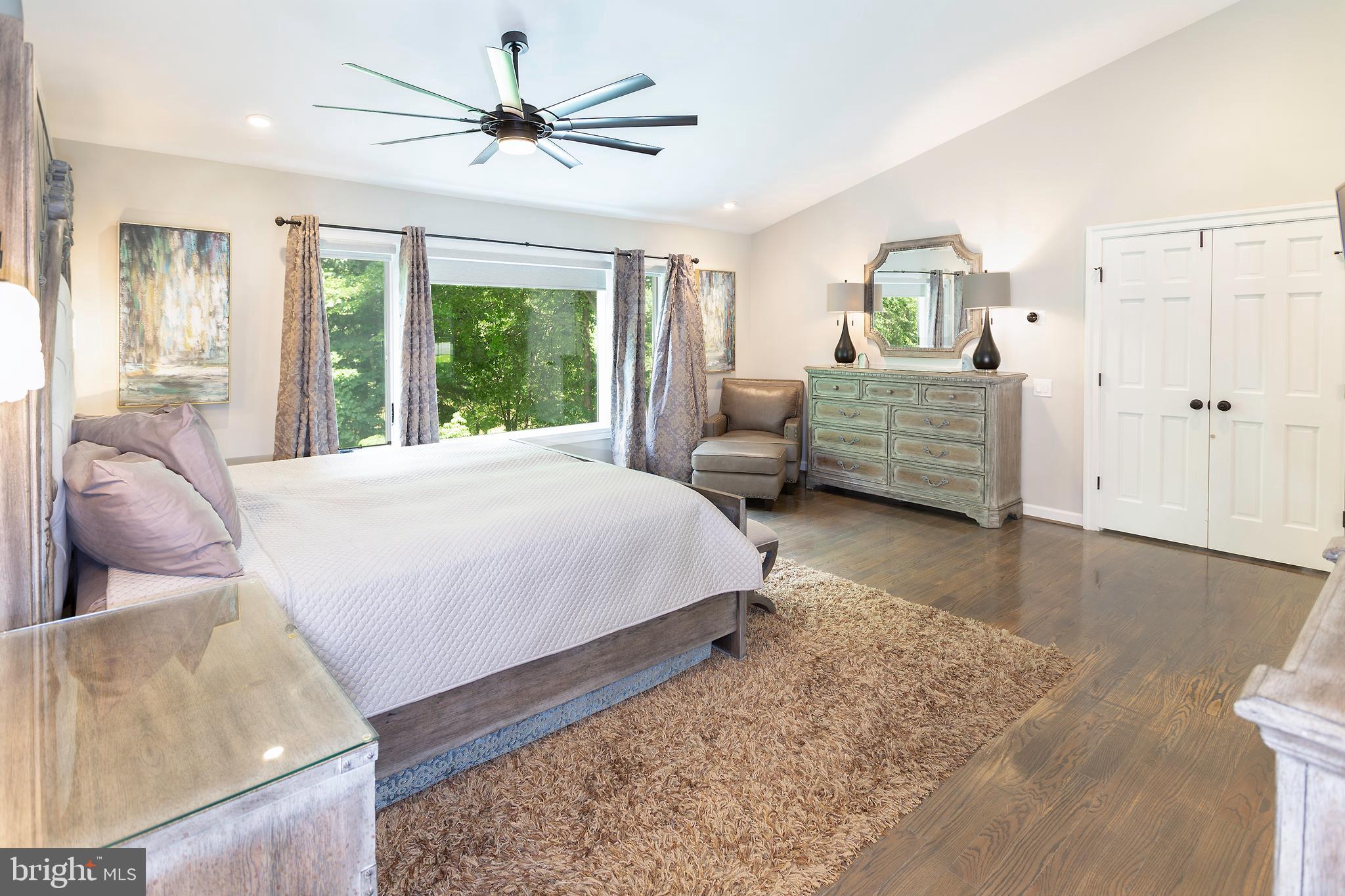 CHAMPION LAKE - Residential