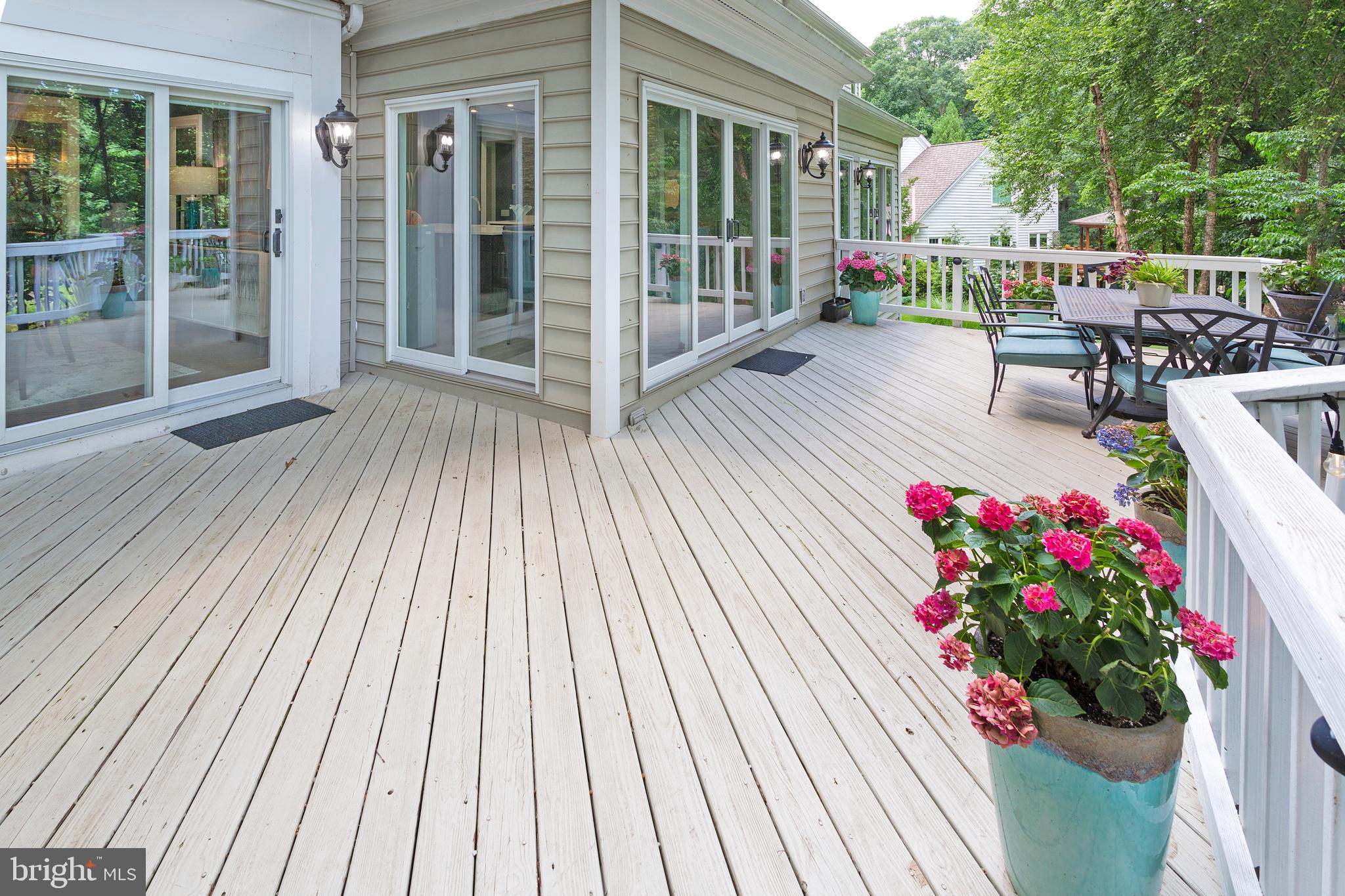 CHAMPION LAKE - Residential