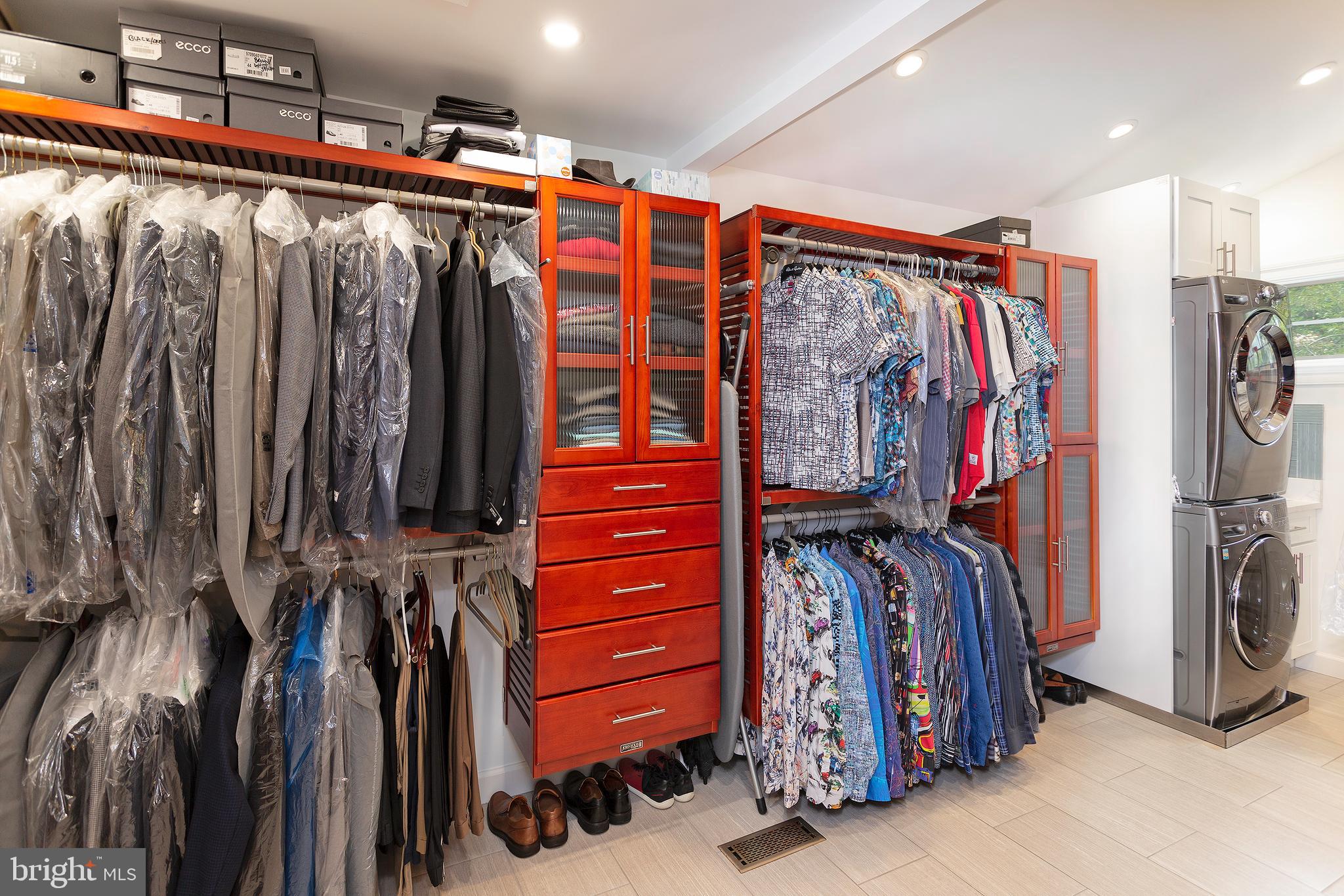 CHAMPION LAKE - Residential