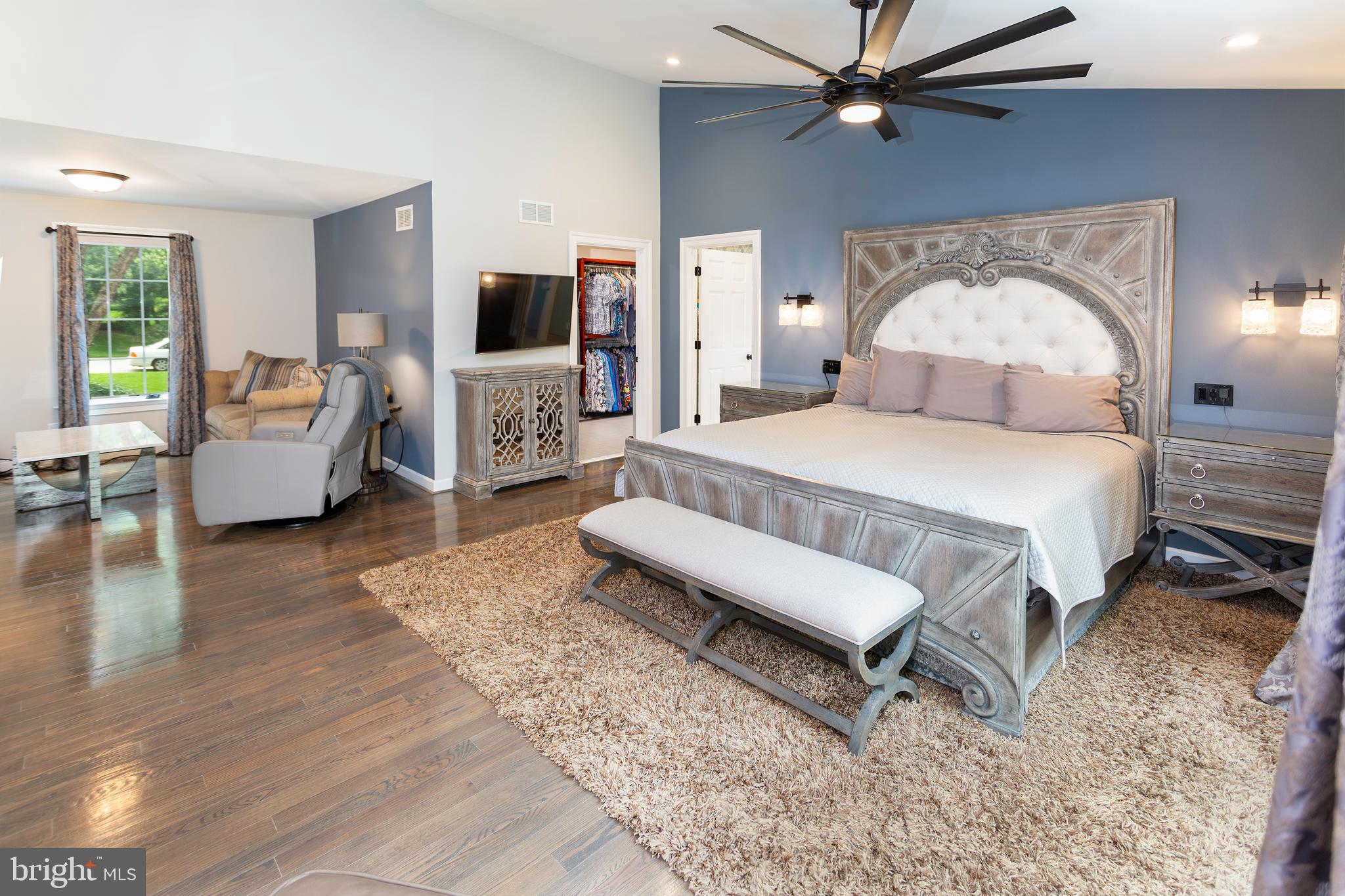 CHAMPION LAKE - Residential