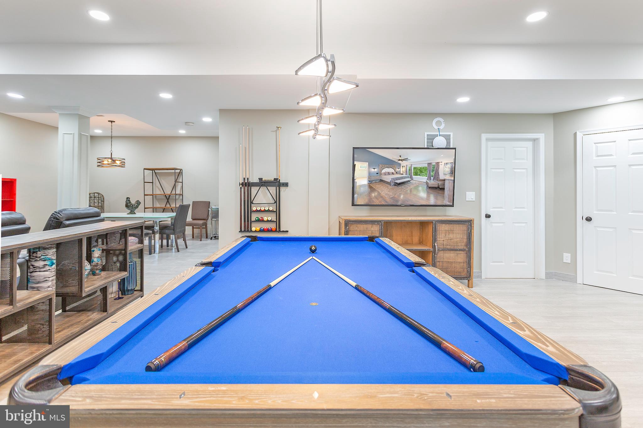 CHAMPION LAKE - Residential