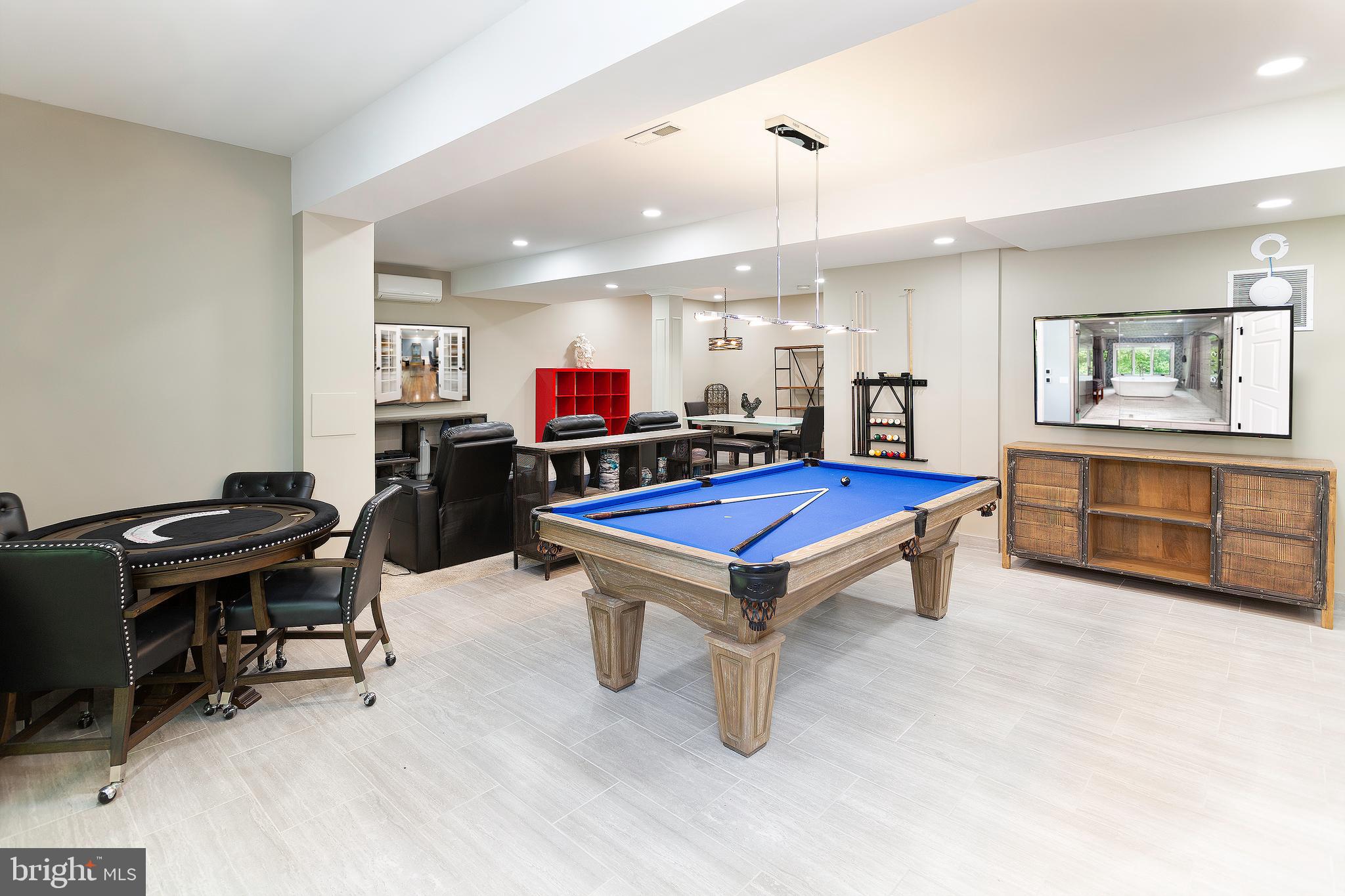 CHAMPION LAKE - Residential