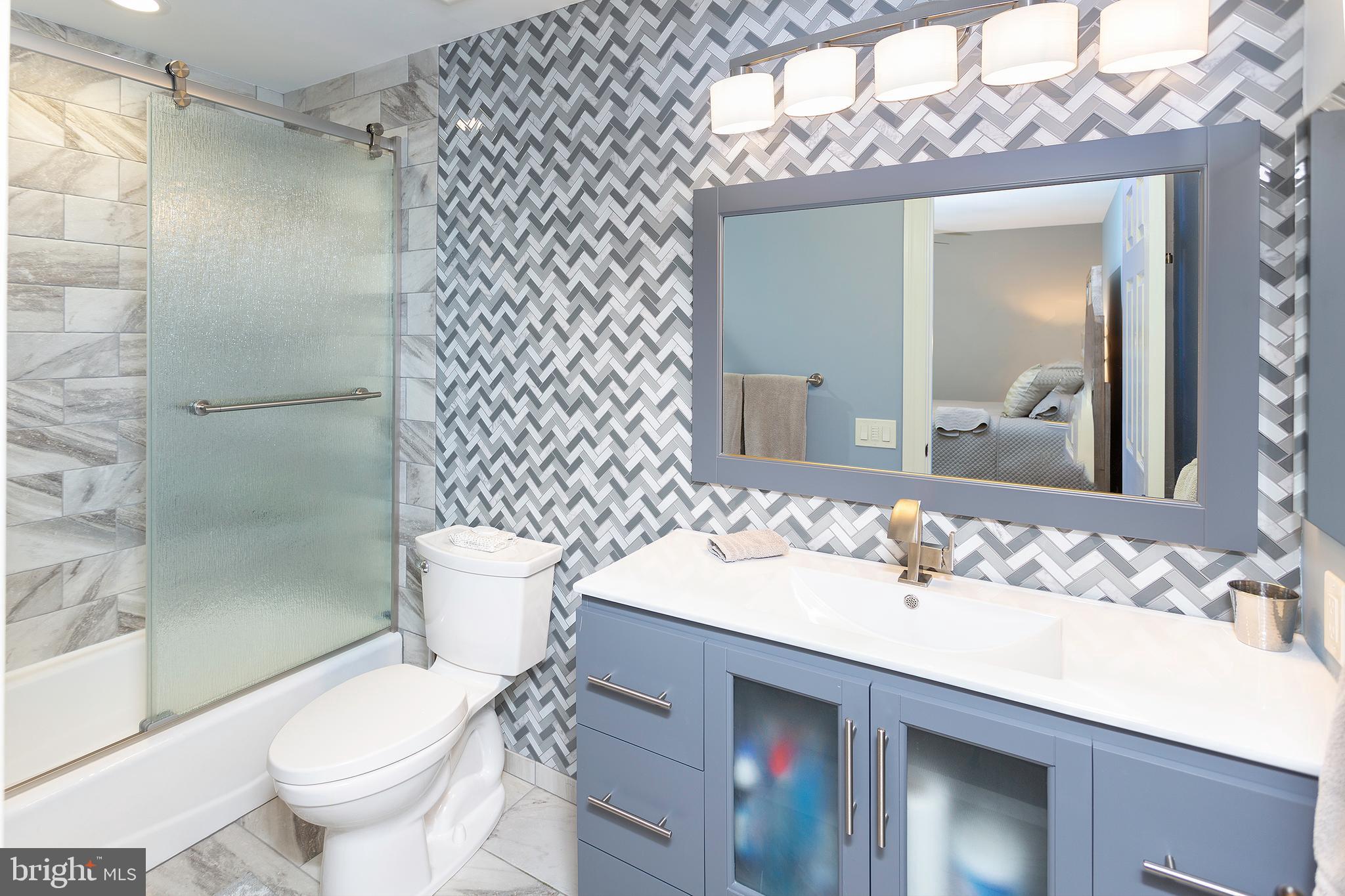 CHAMPION LAKE - Residential