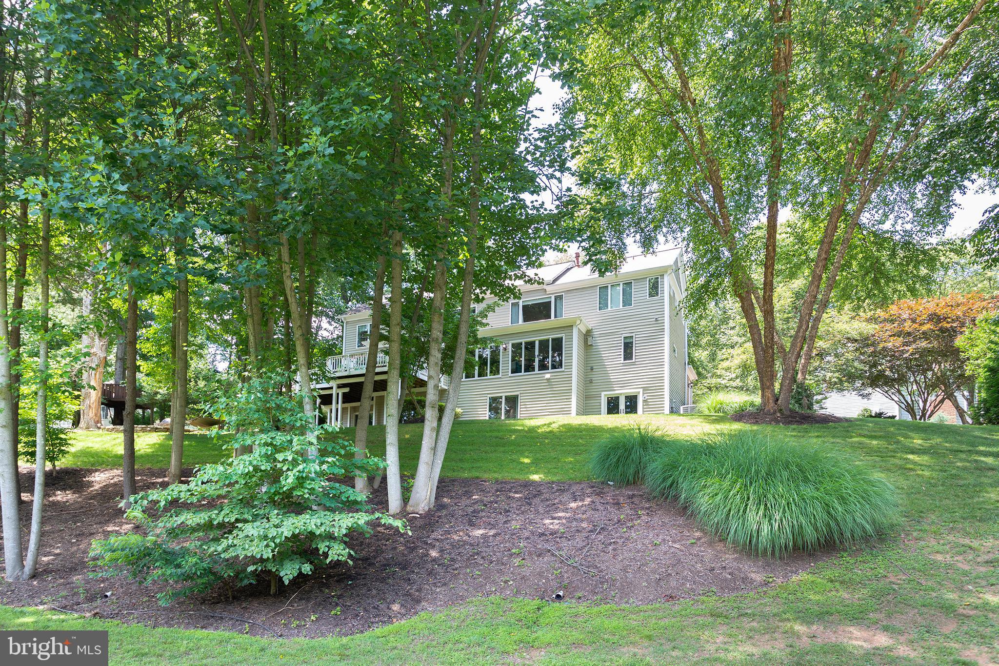 CHAMPION LAKE - Residential