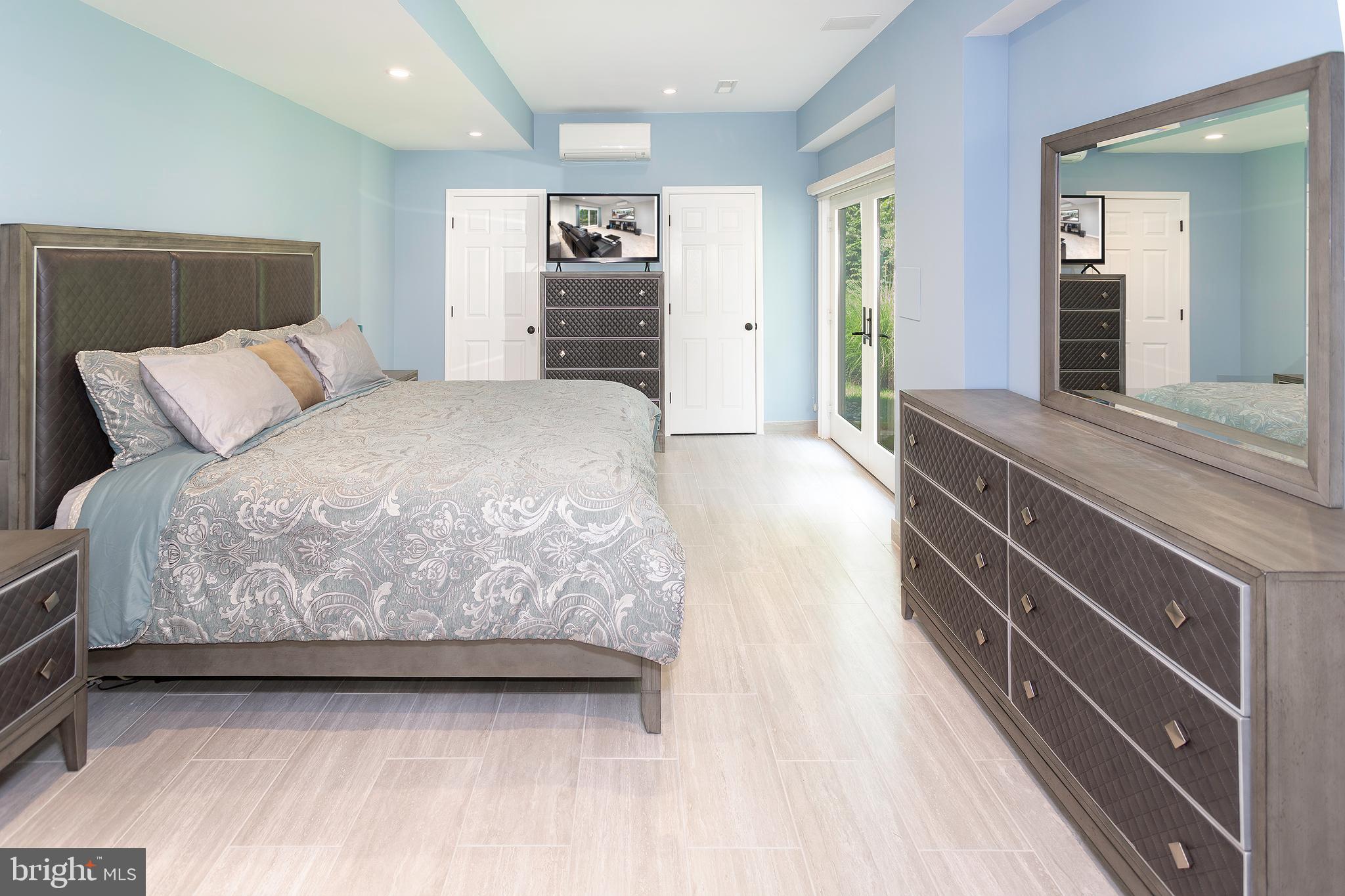 CHAMPION LAKE - Residential