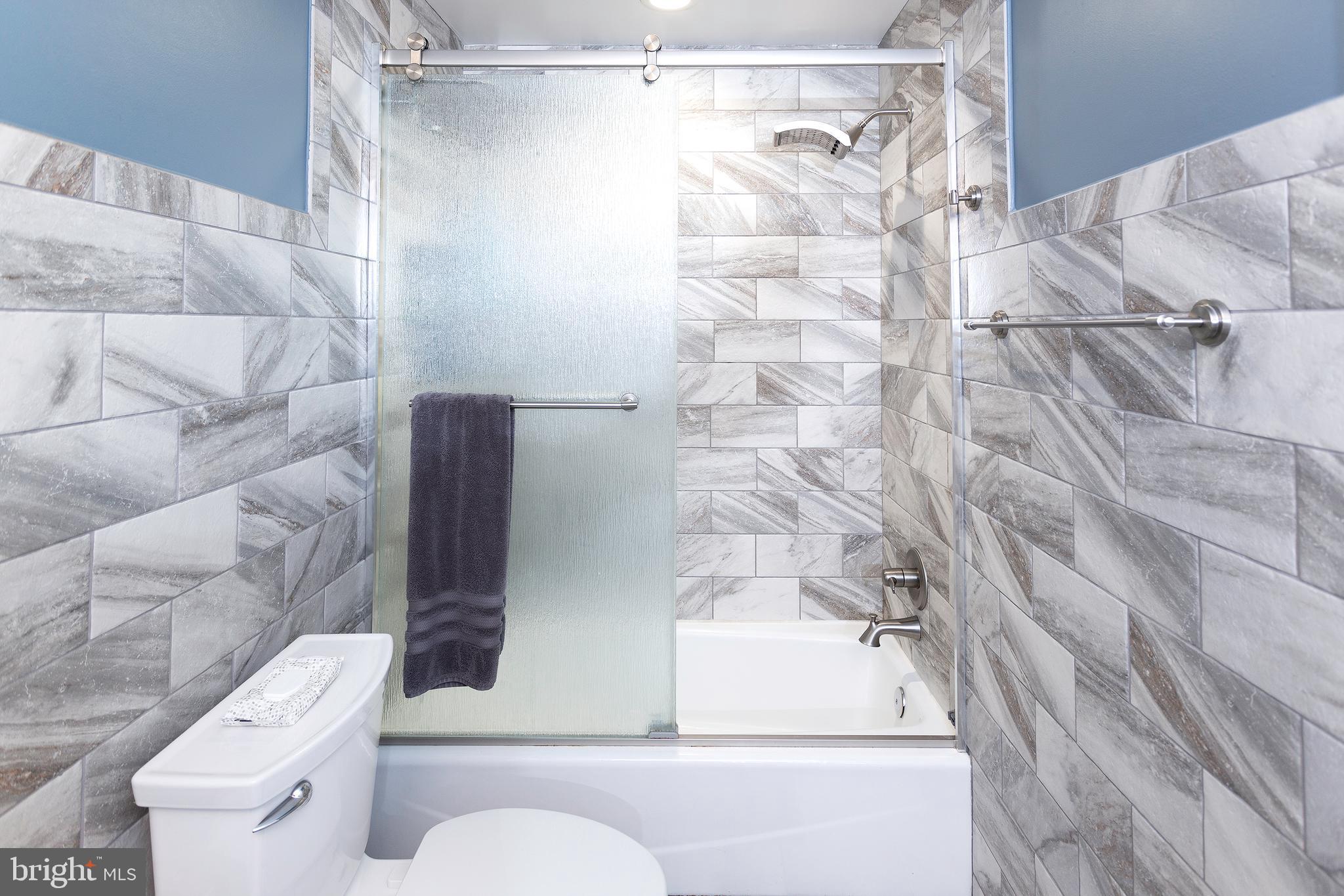 CHAMPION LAKE - Residential