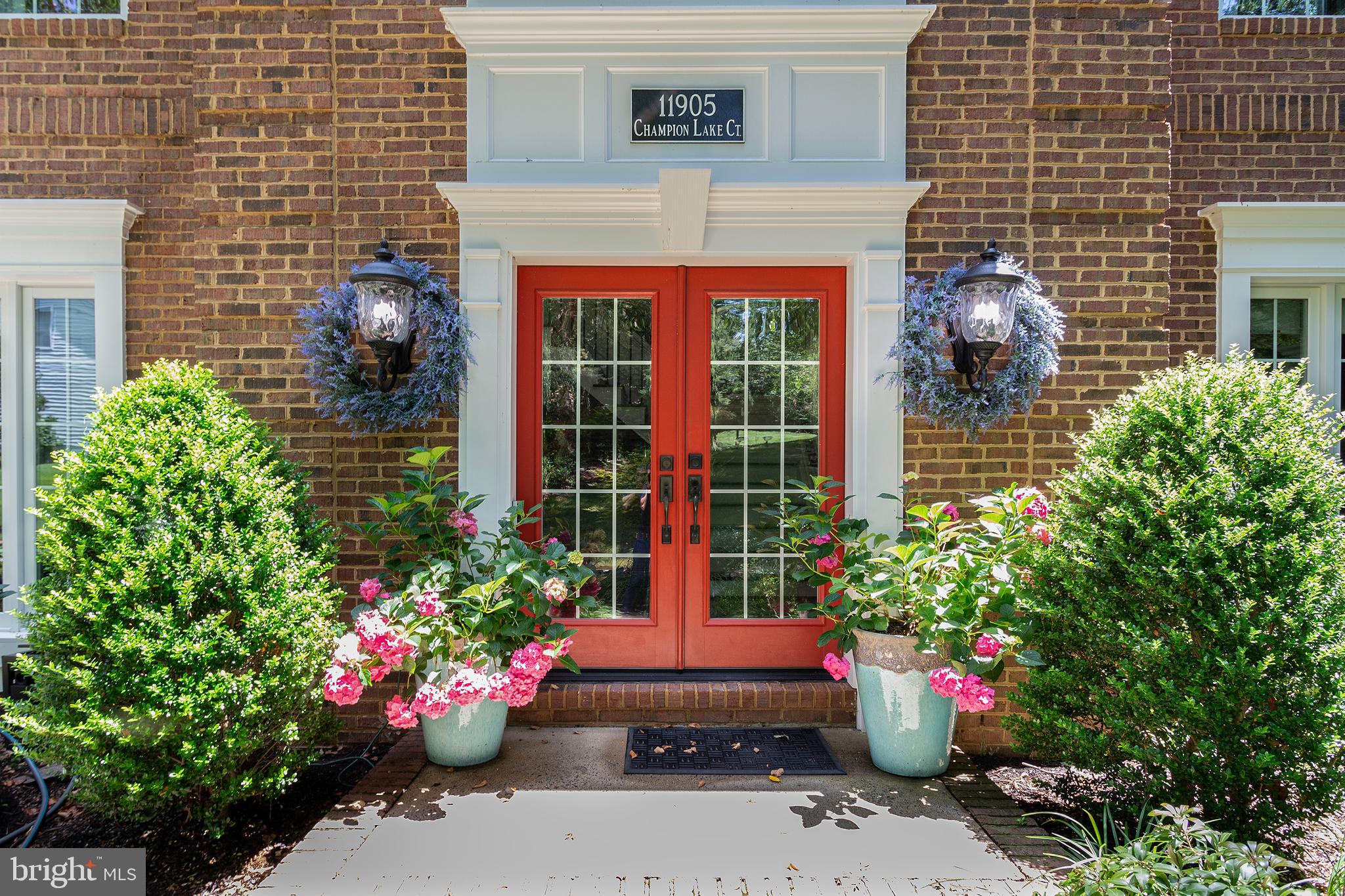 CHAMPION LAKE - Residential