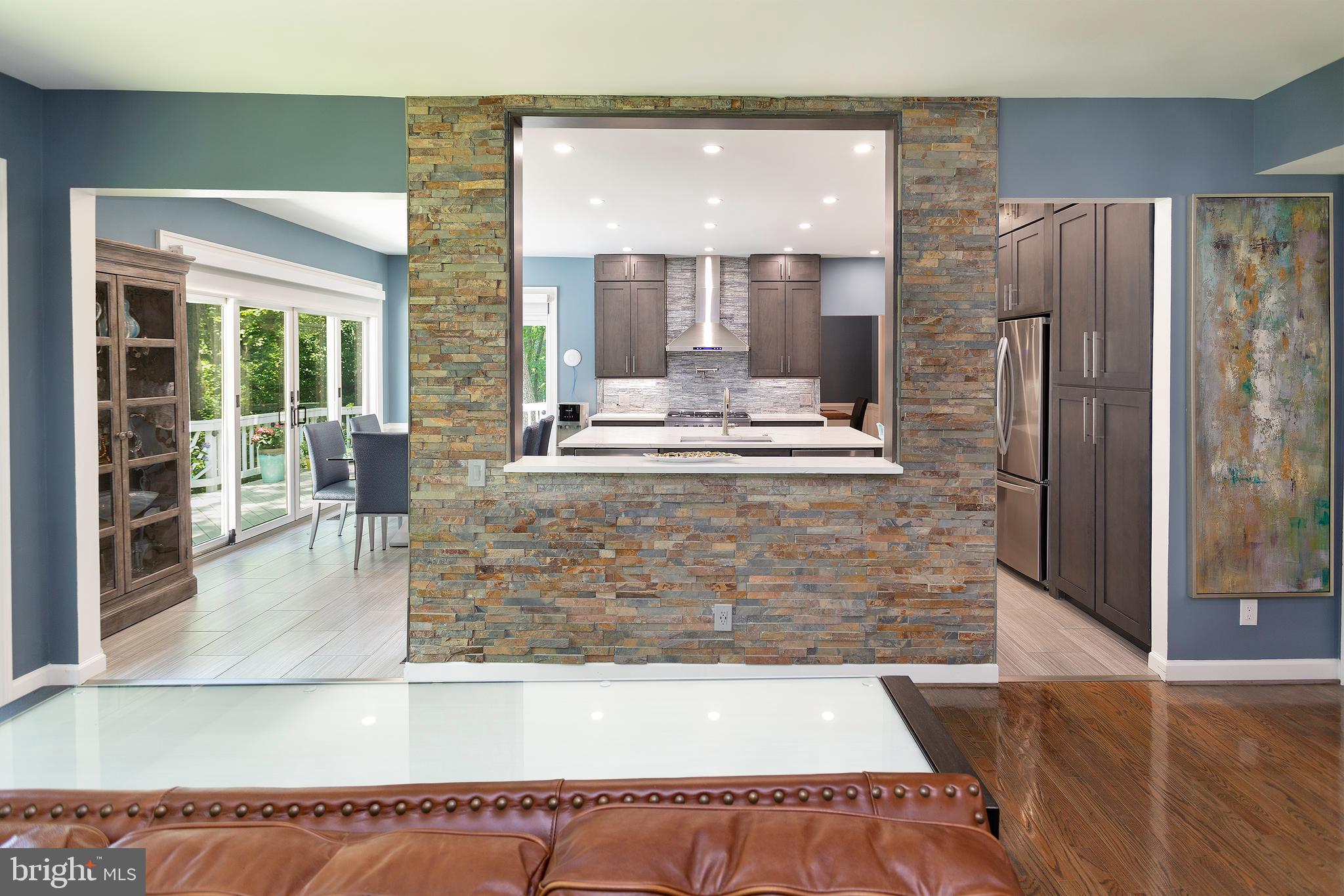 CHAMPION LAKE - Residential