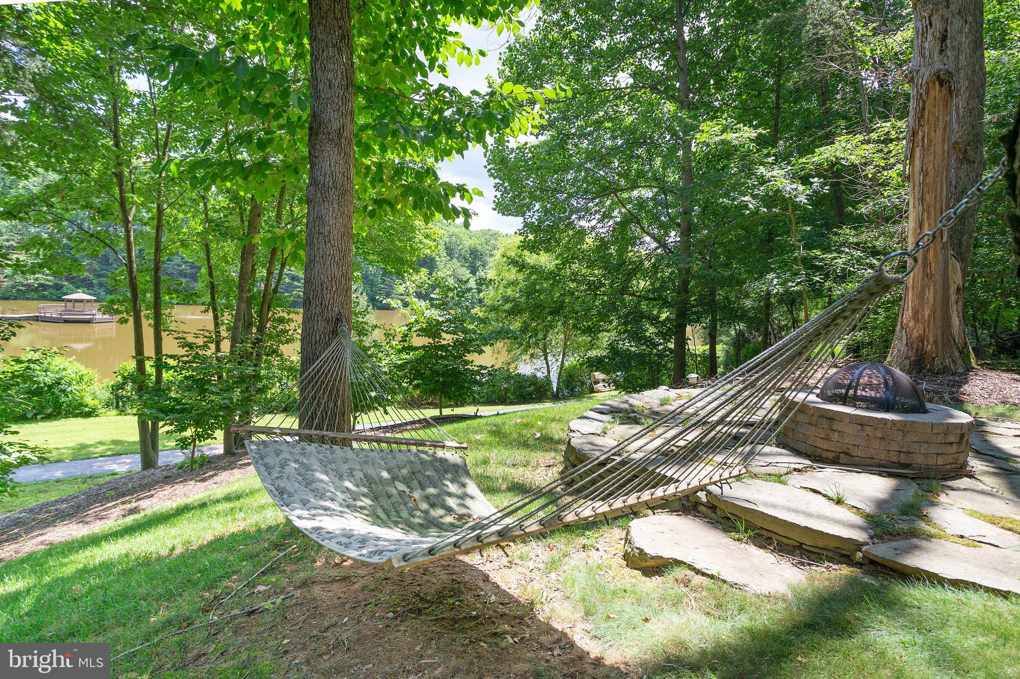 CHAMPION LAKE - Residential