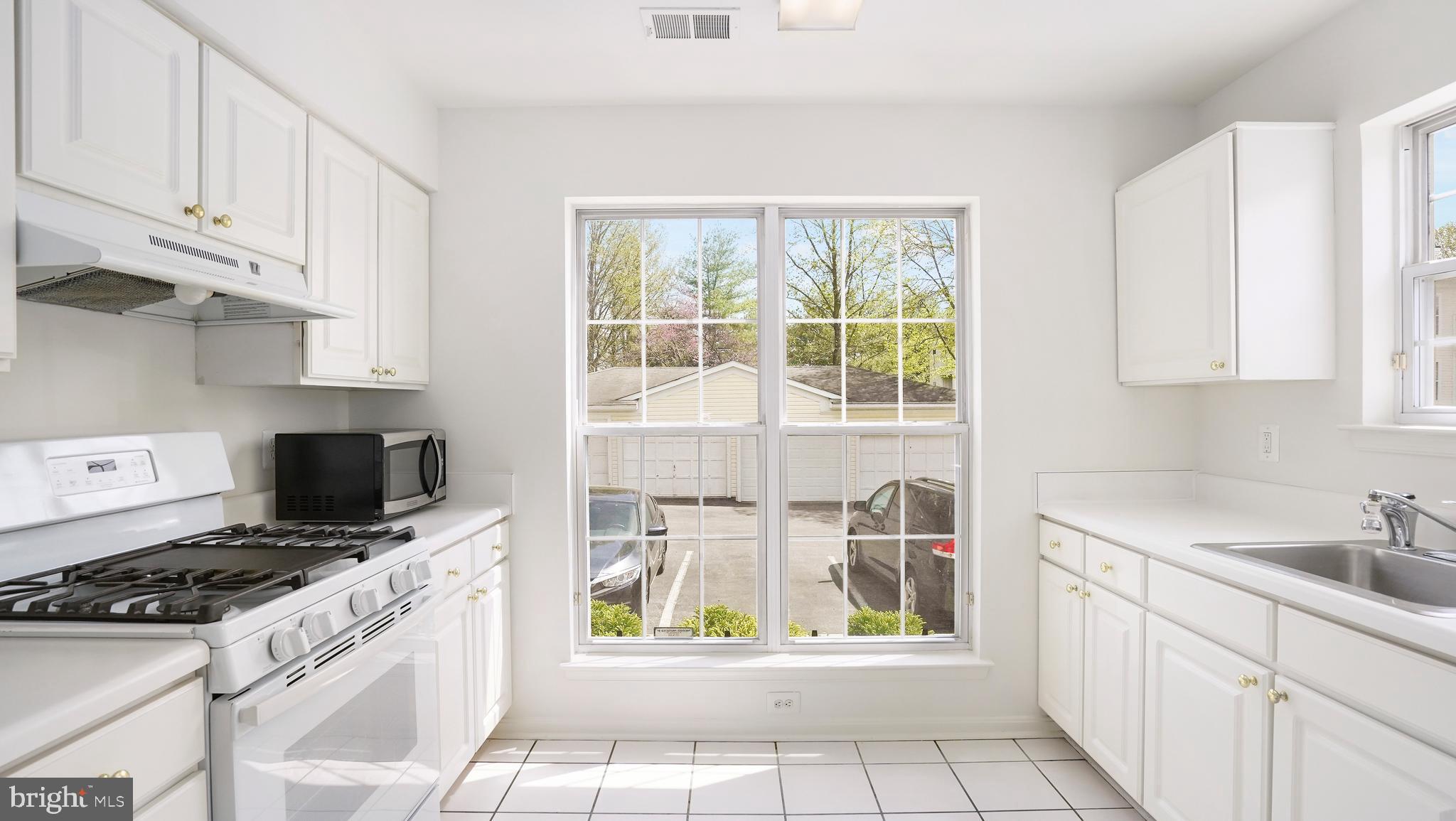 BROOKSTONE - Residential