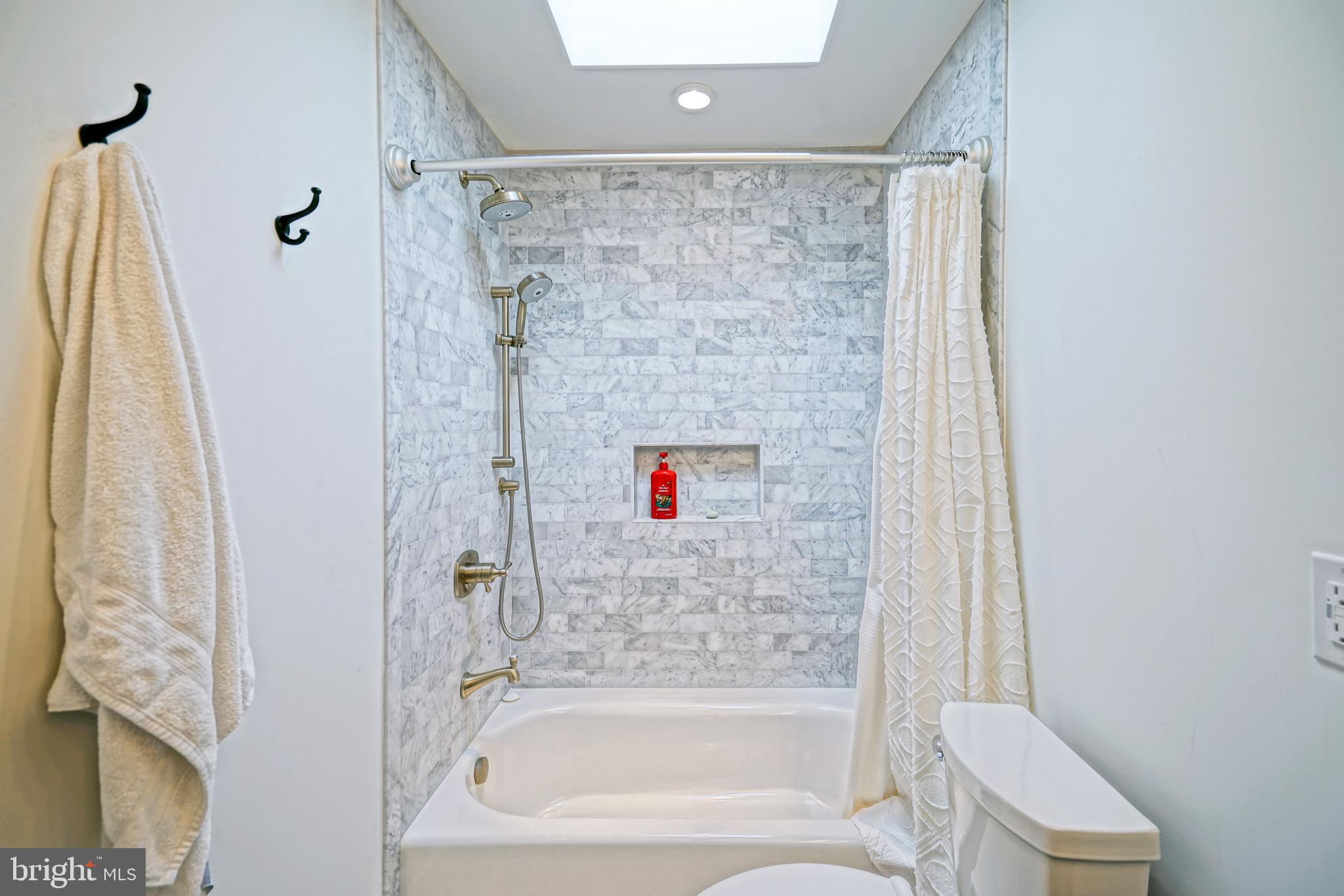 SHOWFIELD - Residential