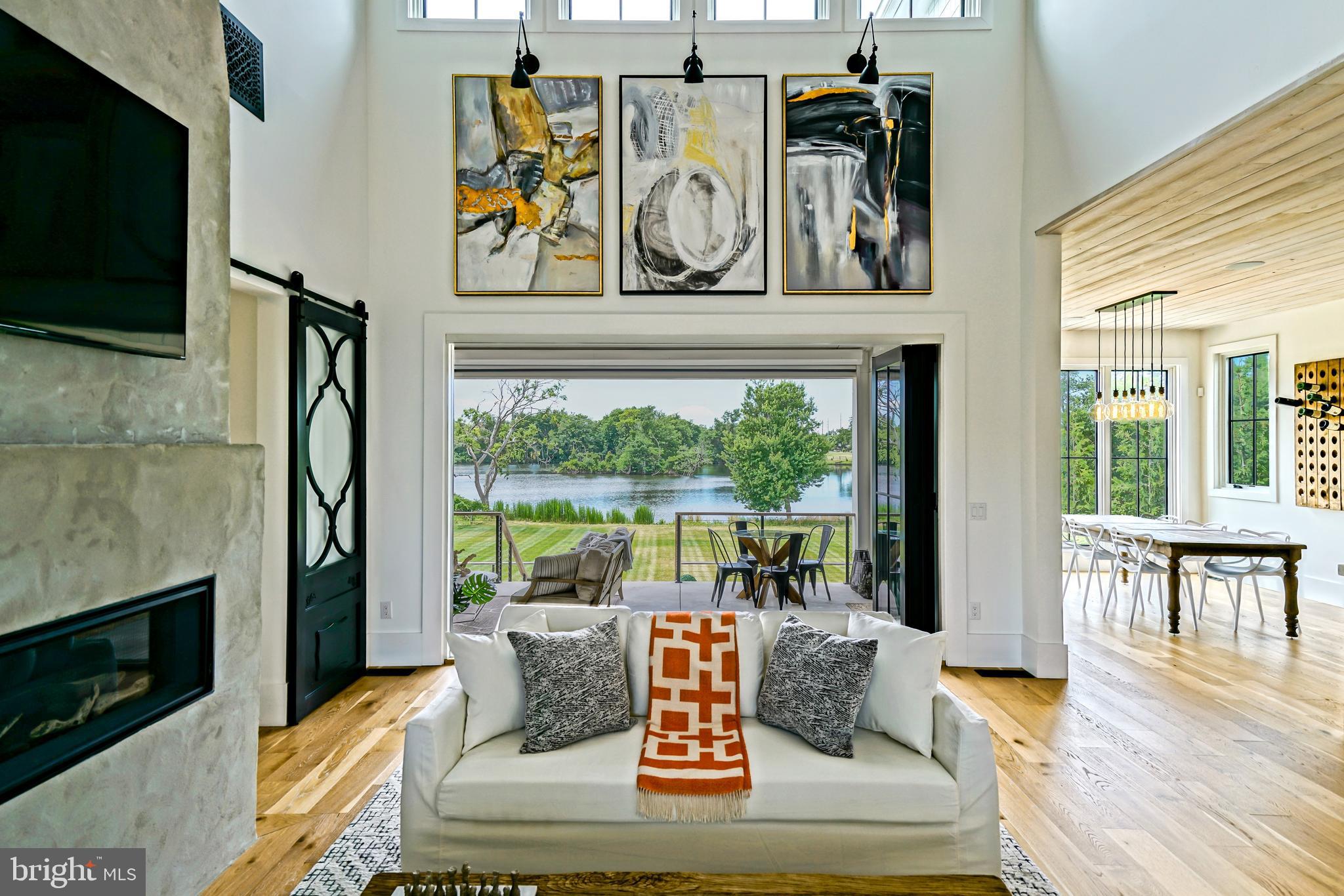 SHOWFIELD - Residential