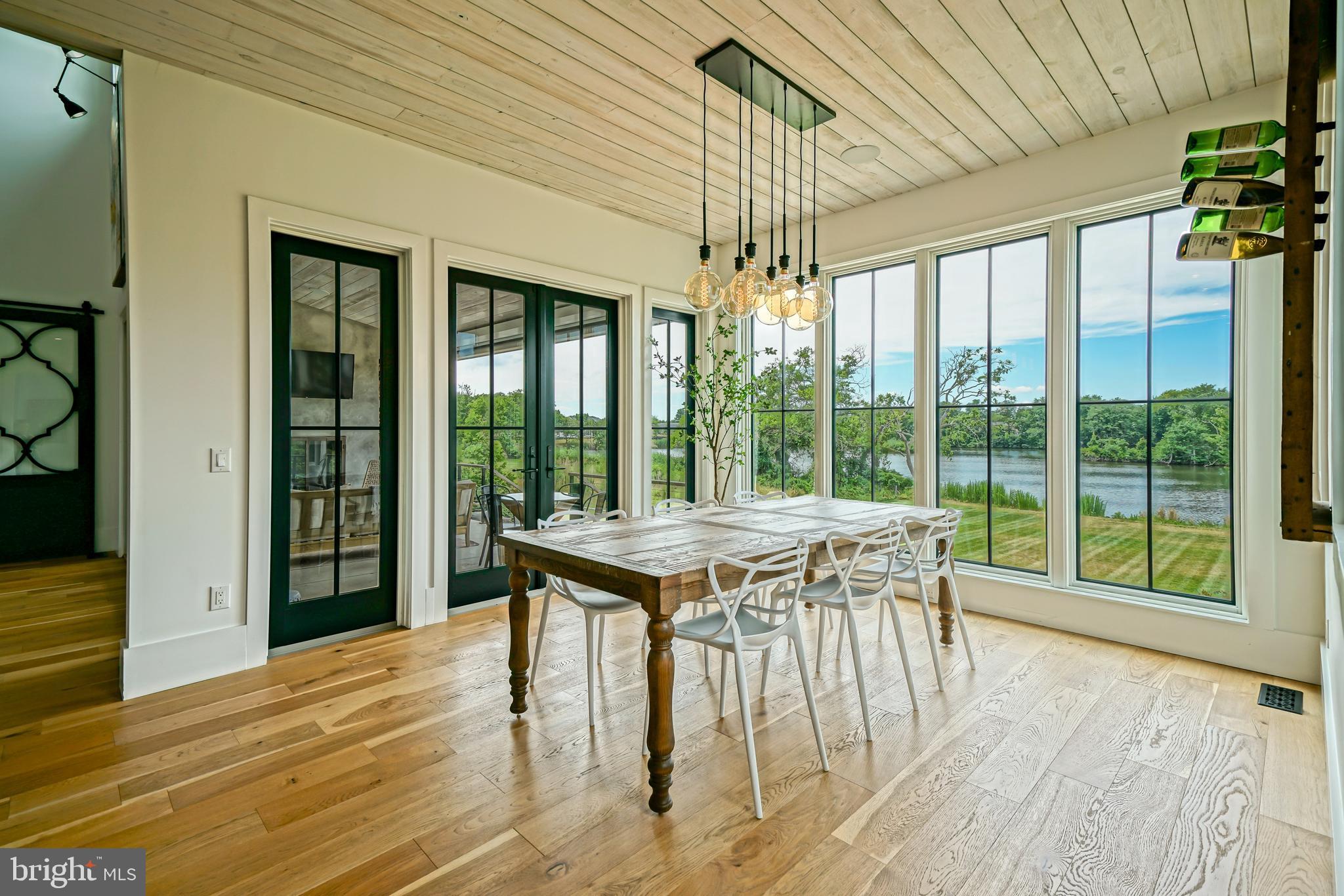 SHOWFIELD - Residential