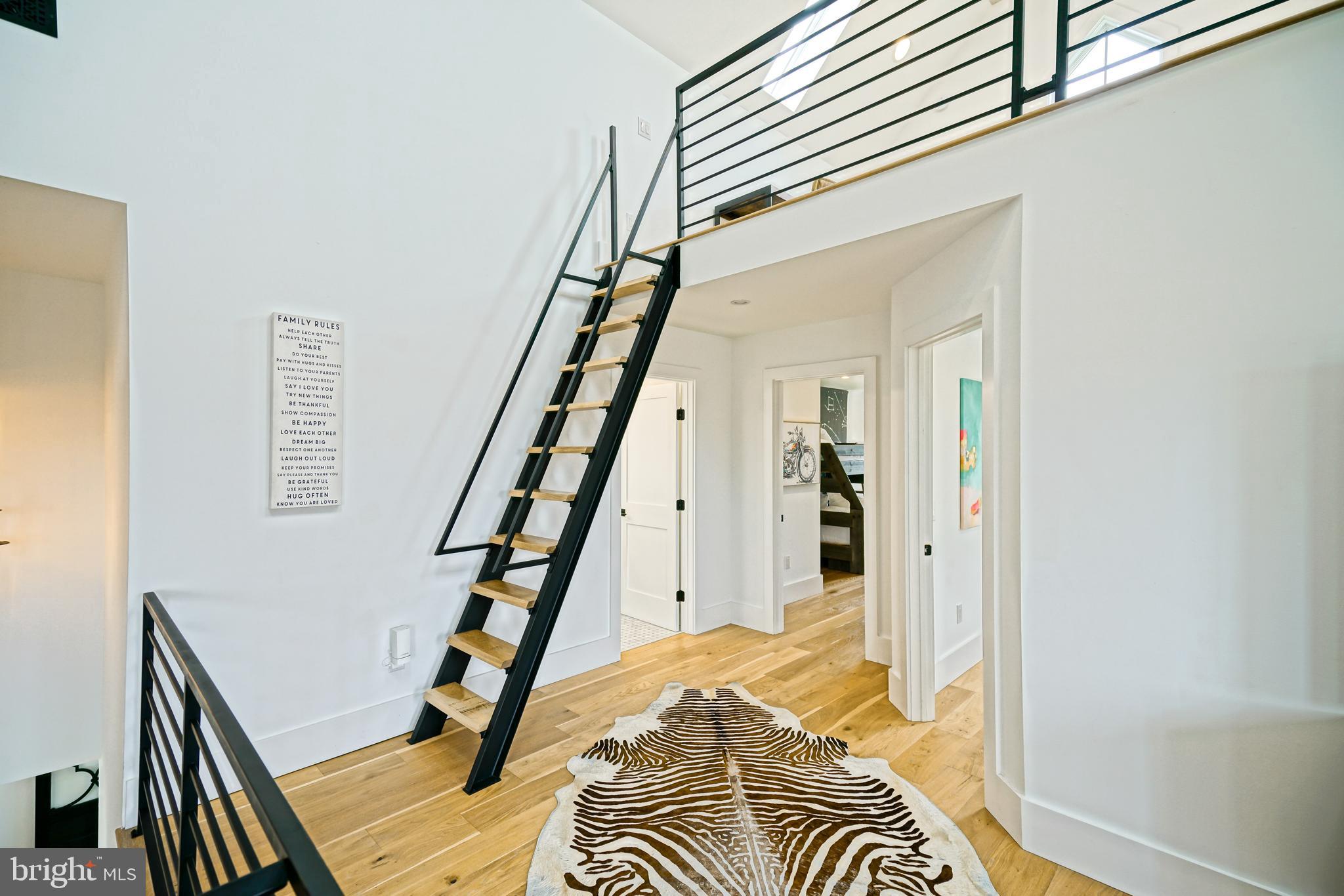 SHOWFIELD - Residential