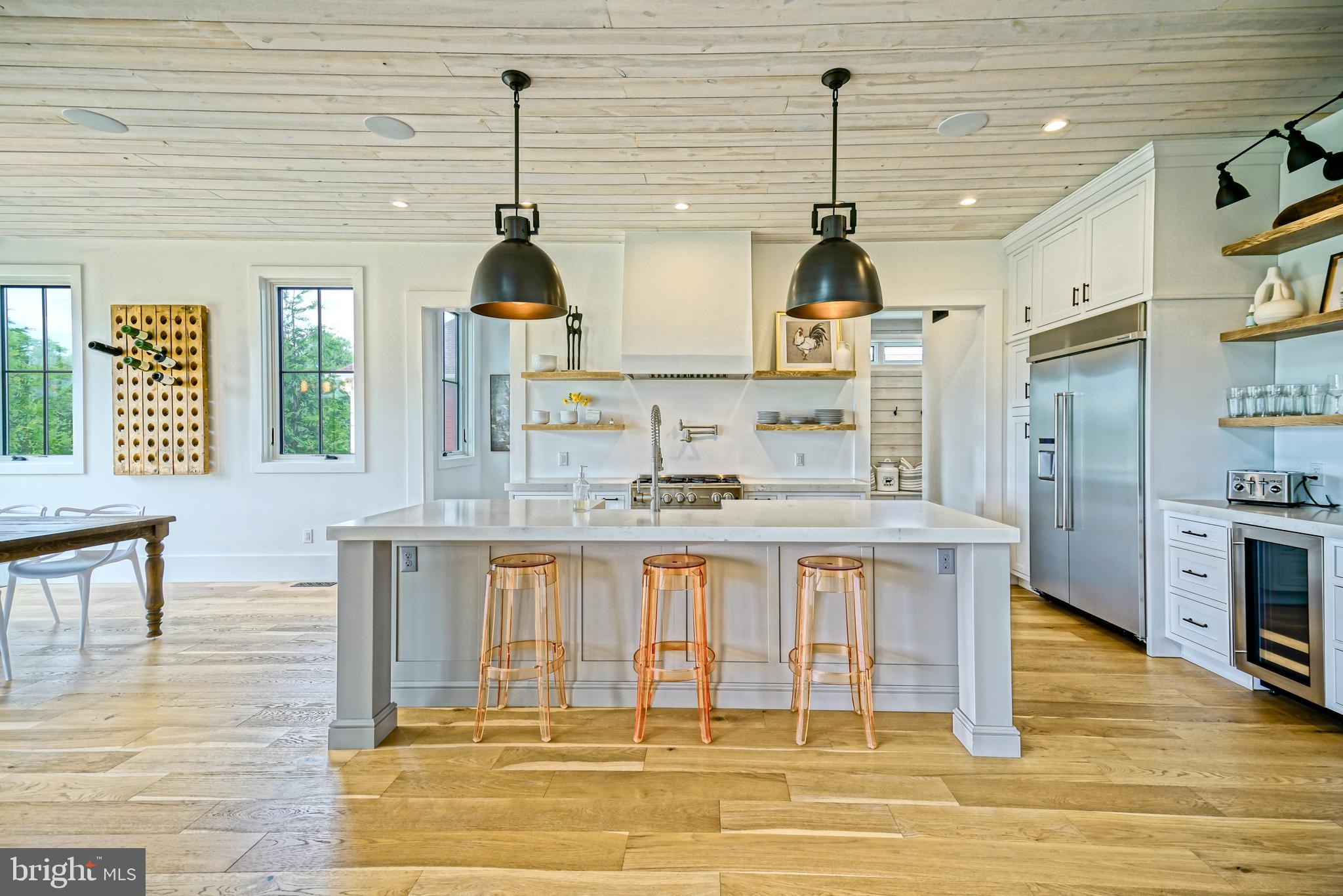 SHOWFIELD - Residential