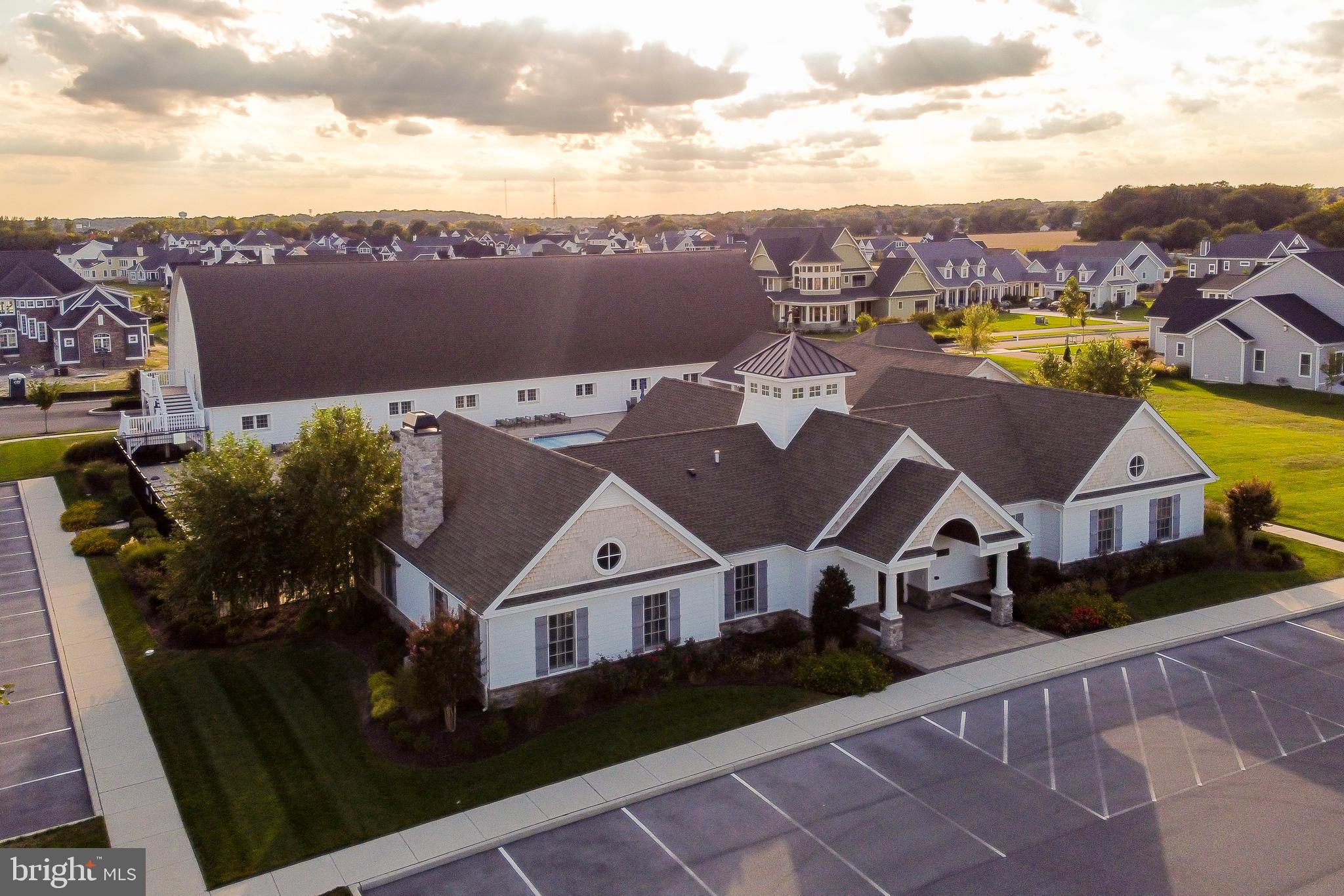 SHOWFIELD - Residential