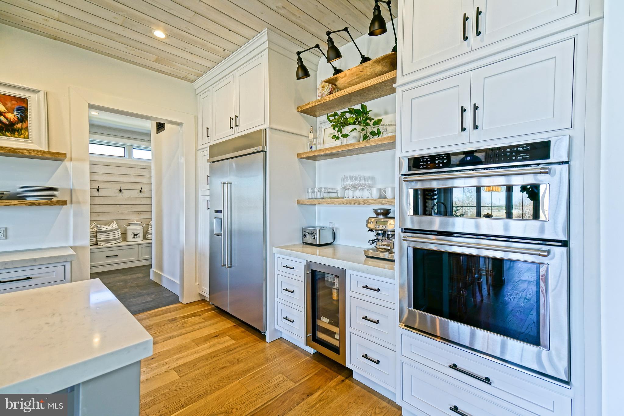 SHOWFIELD - Residential