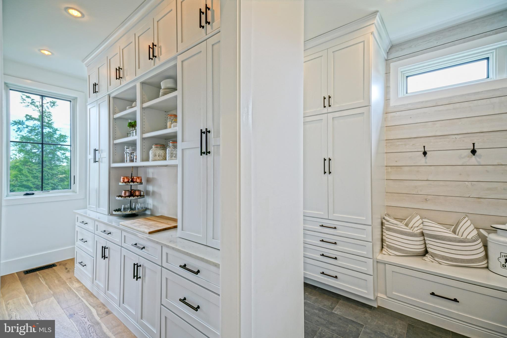 SHOWFIELD - Residential