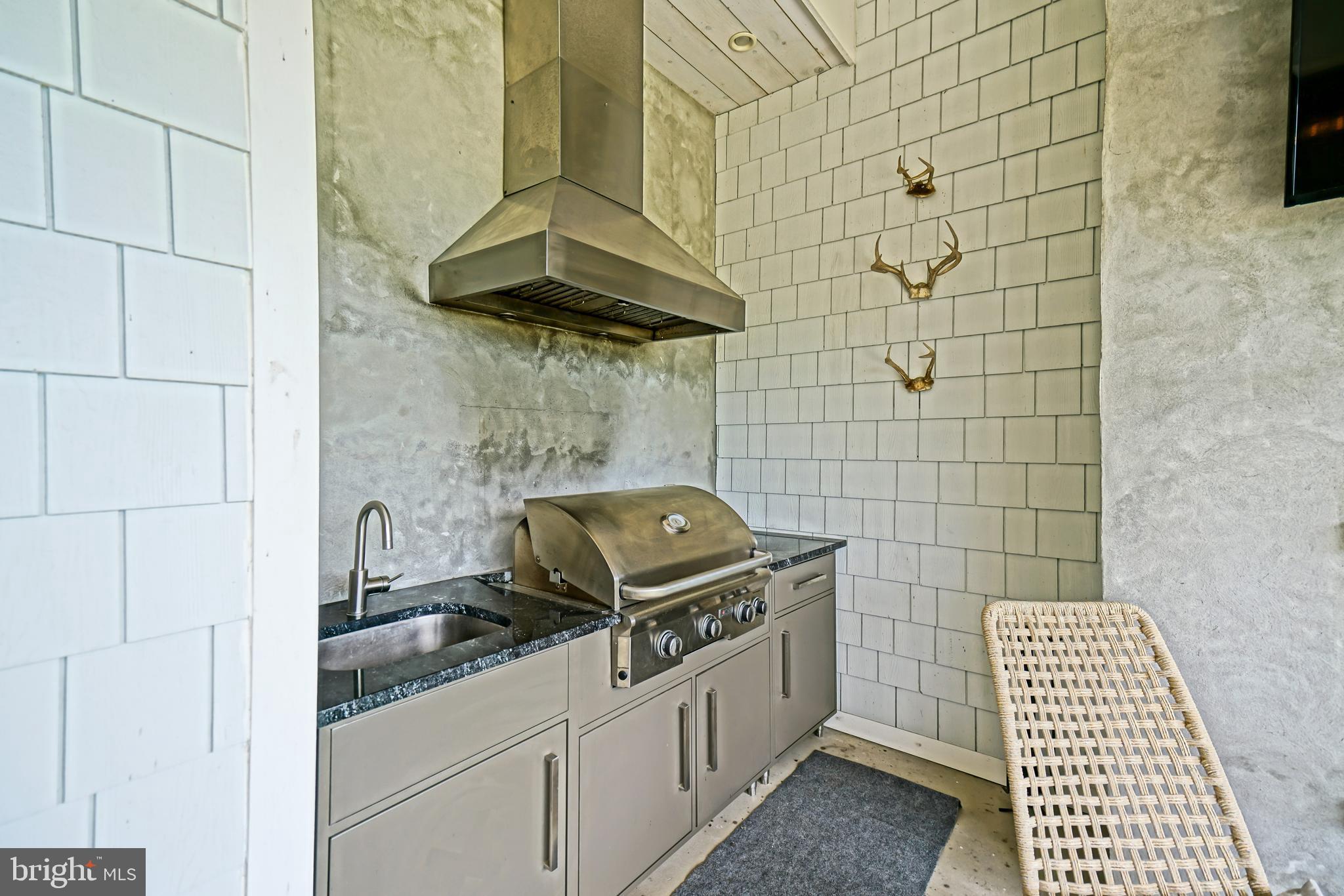 SHOWFIELD - Residential