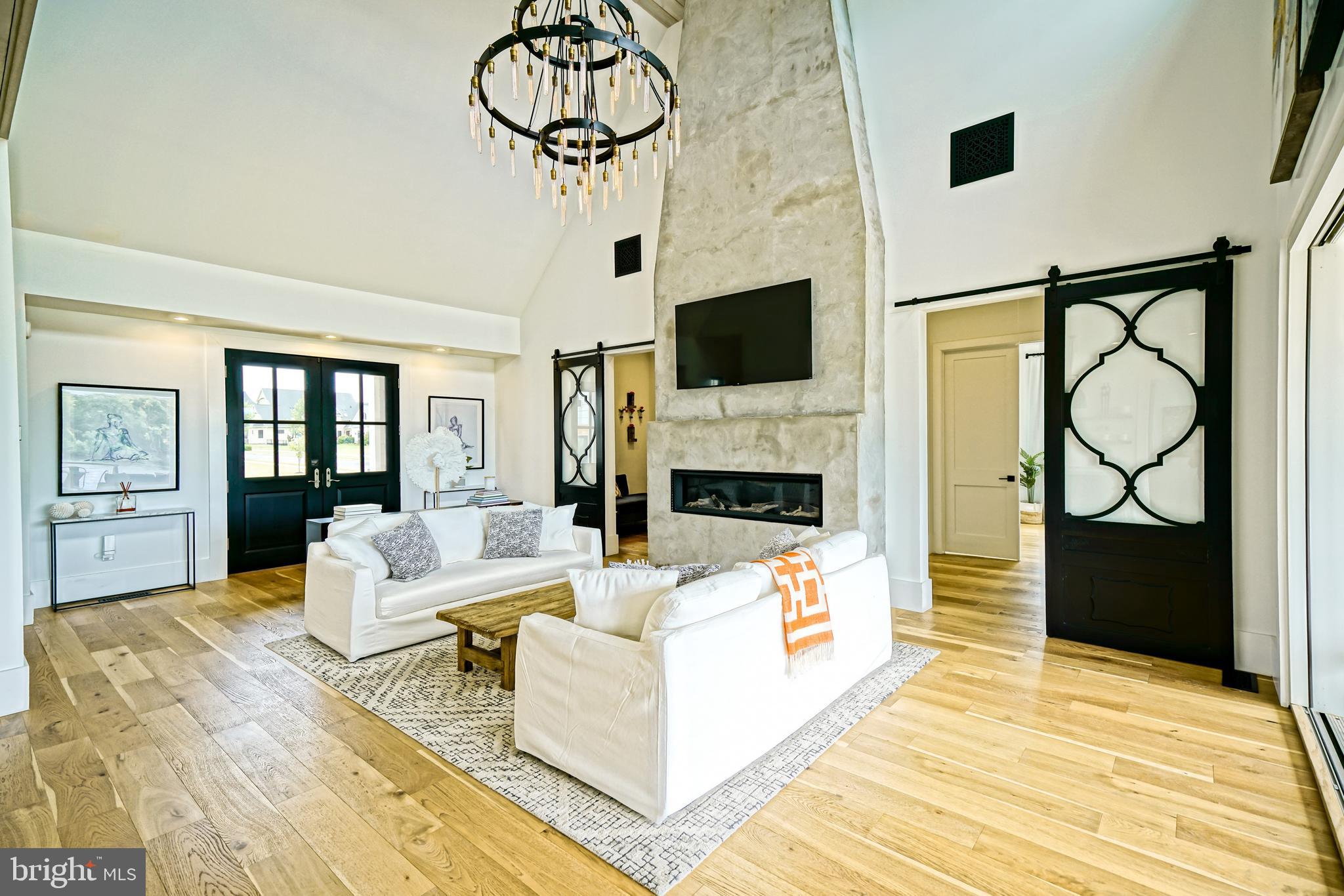 SHOWFIELD - Residential