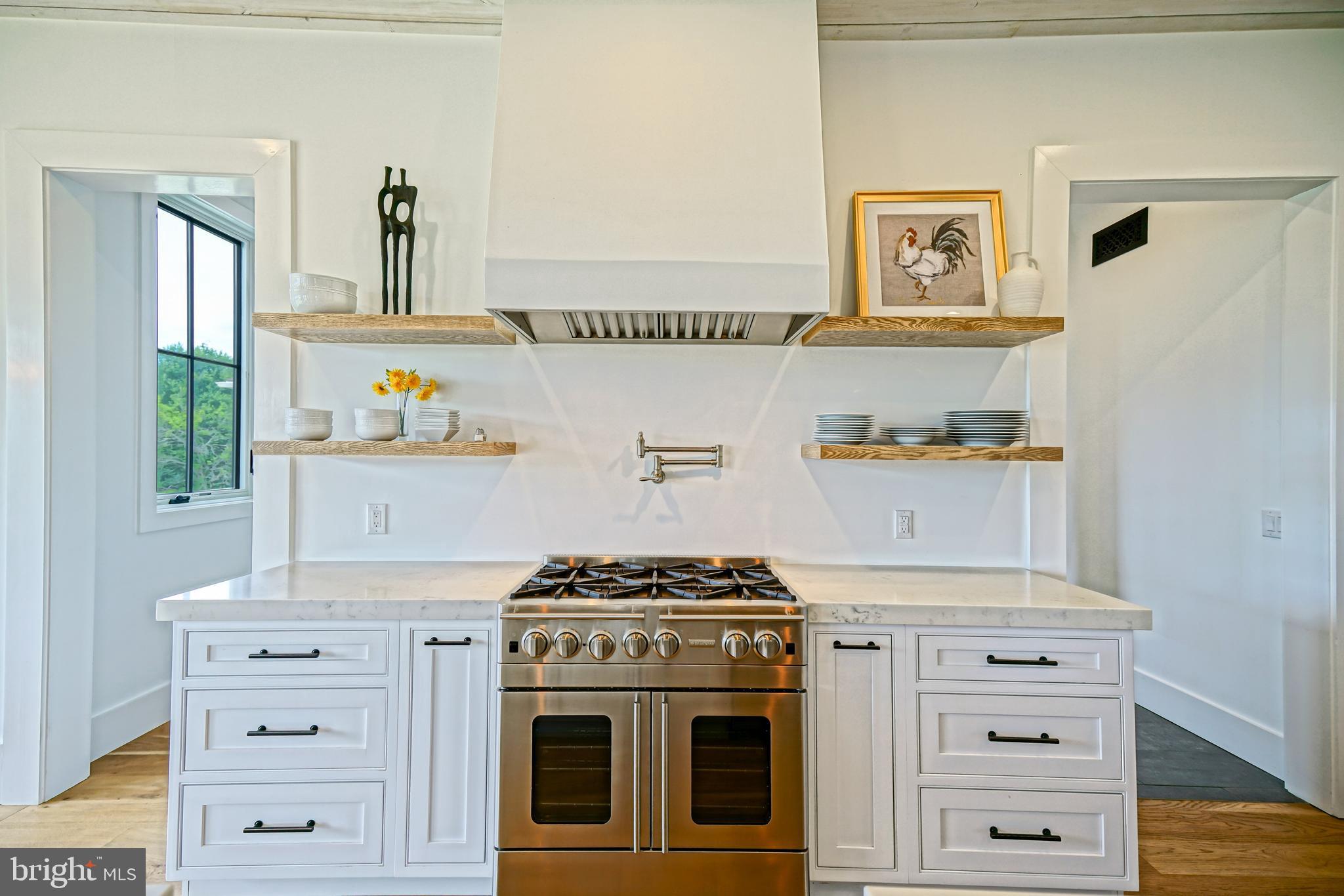 SHOWFIELD - Residential